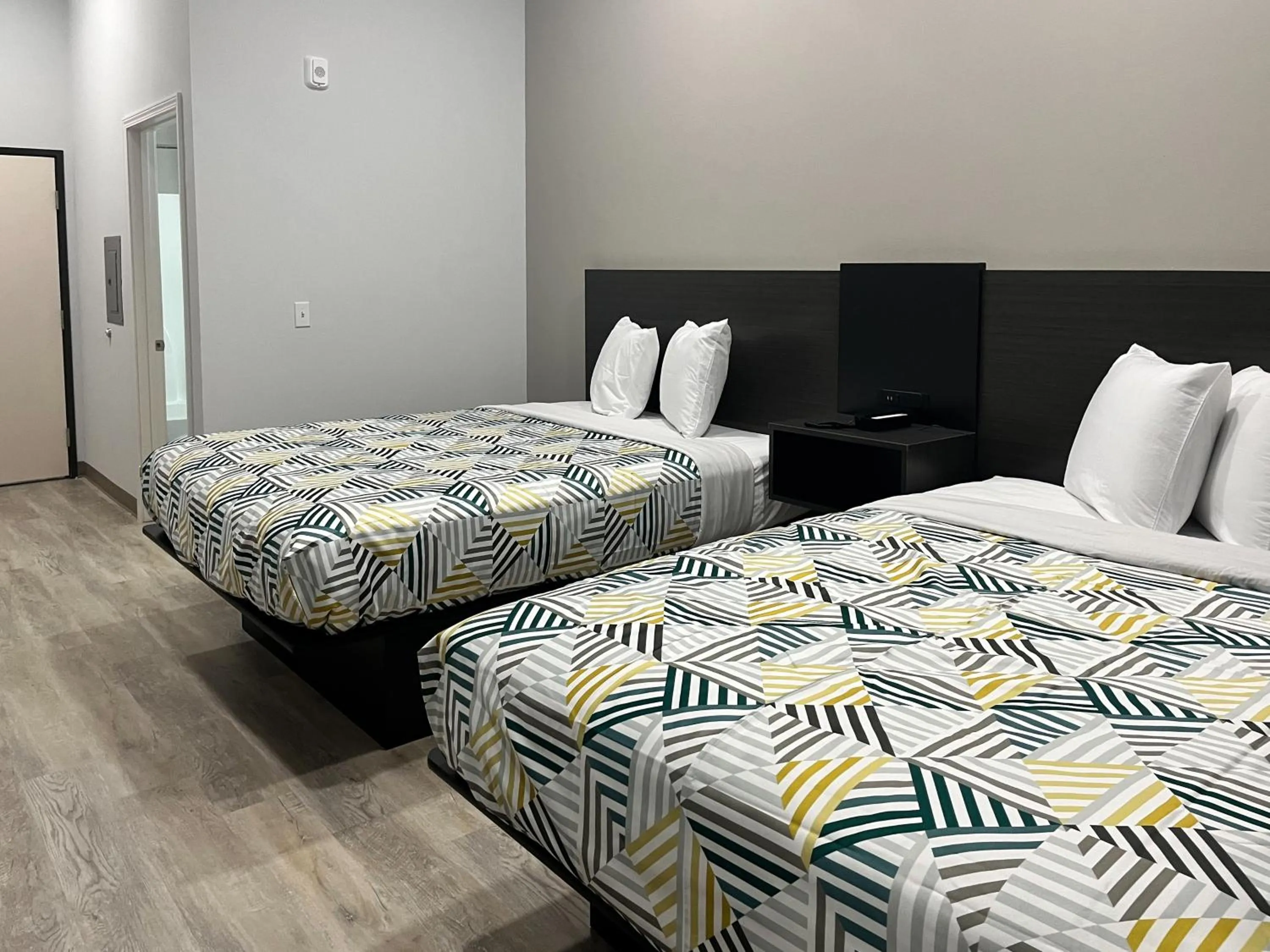 Queen Room with Two Queen Beds - Disability Access - Non-Smoking in Studio 6 Gonzales, LA Baton Rouge Geismar Prairieville I 10