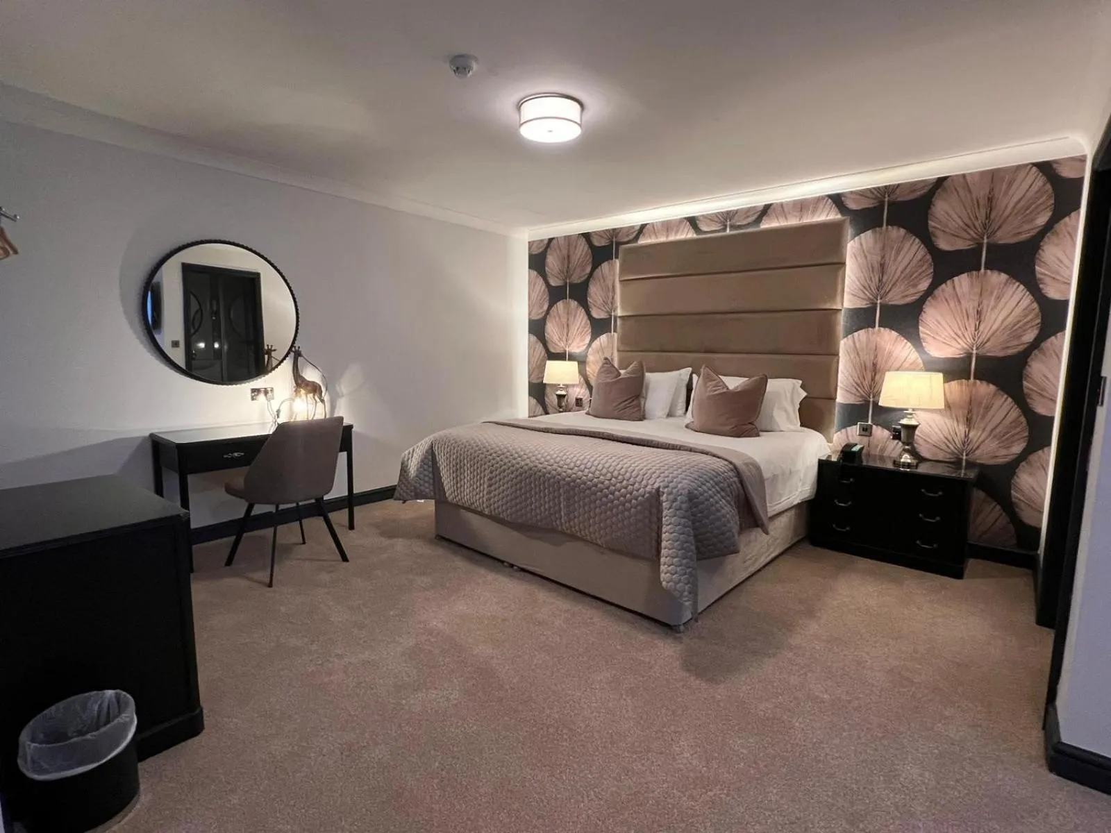 Executive Double Room in The Diplomat Hotel Restaurant & Spa