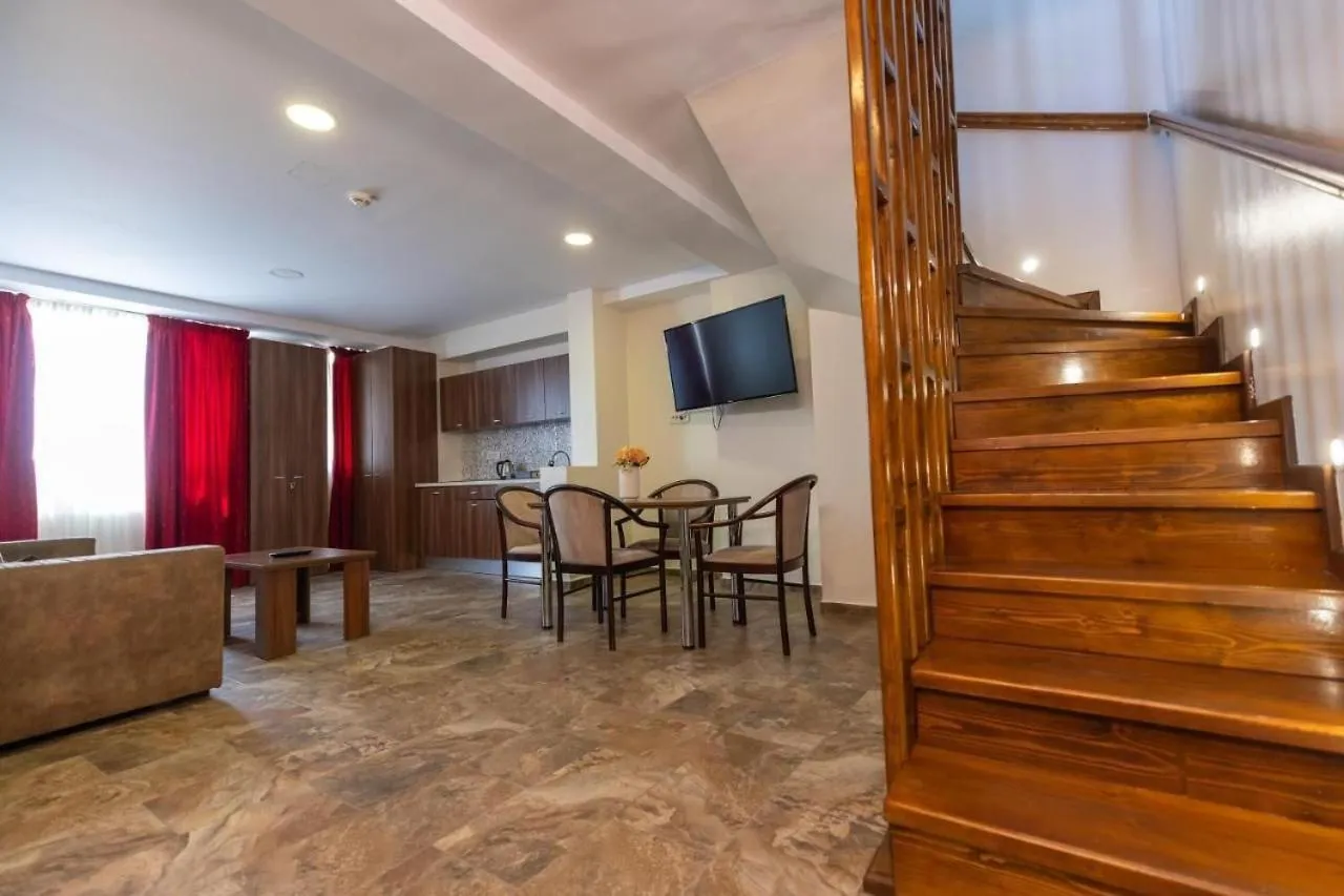 Economy Twin Room with Shared Bathroom in Sir Fundeni Hotel