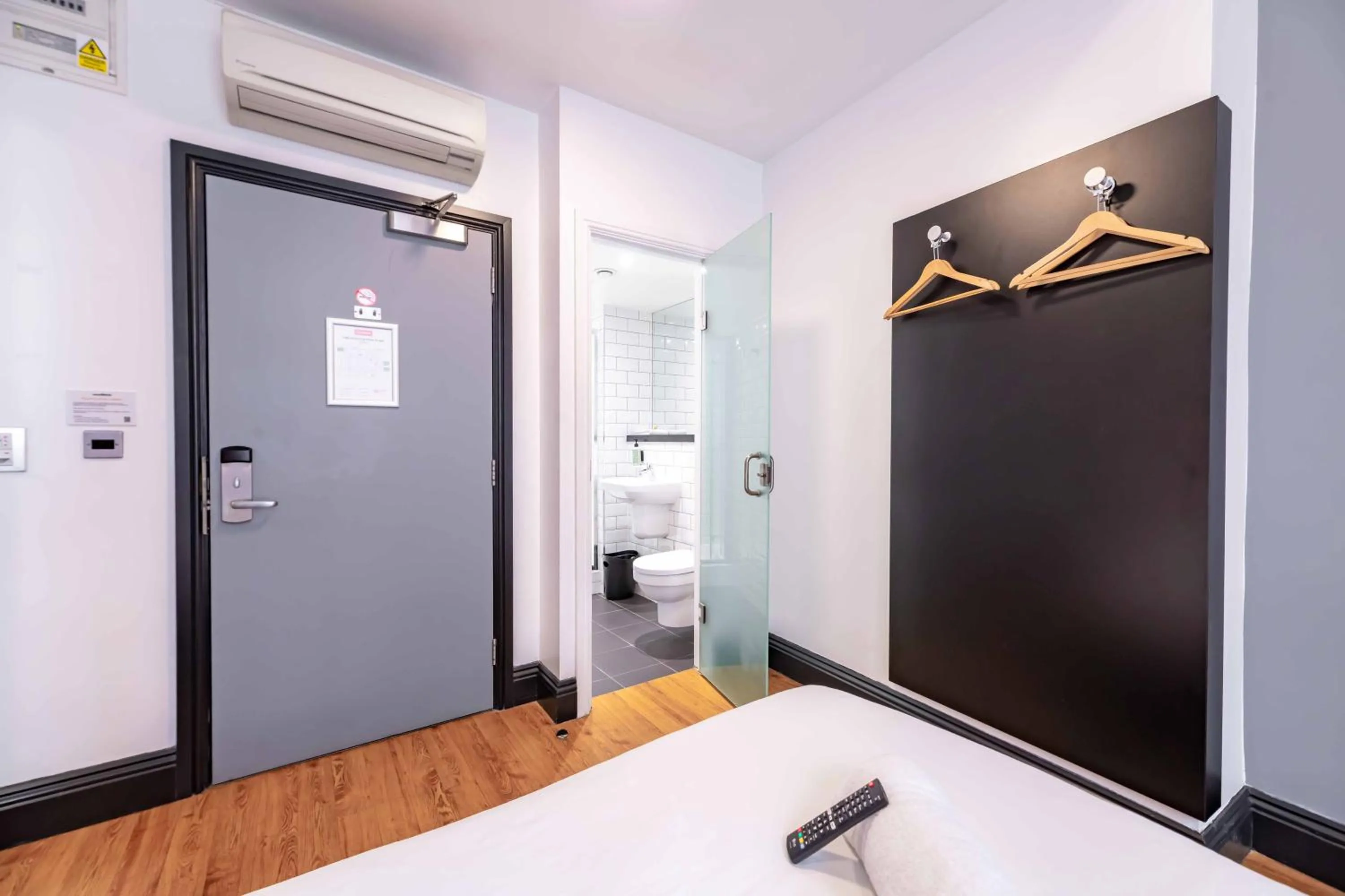 Twin Room with Window in easyHotel Newcastle