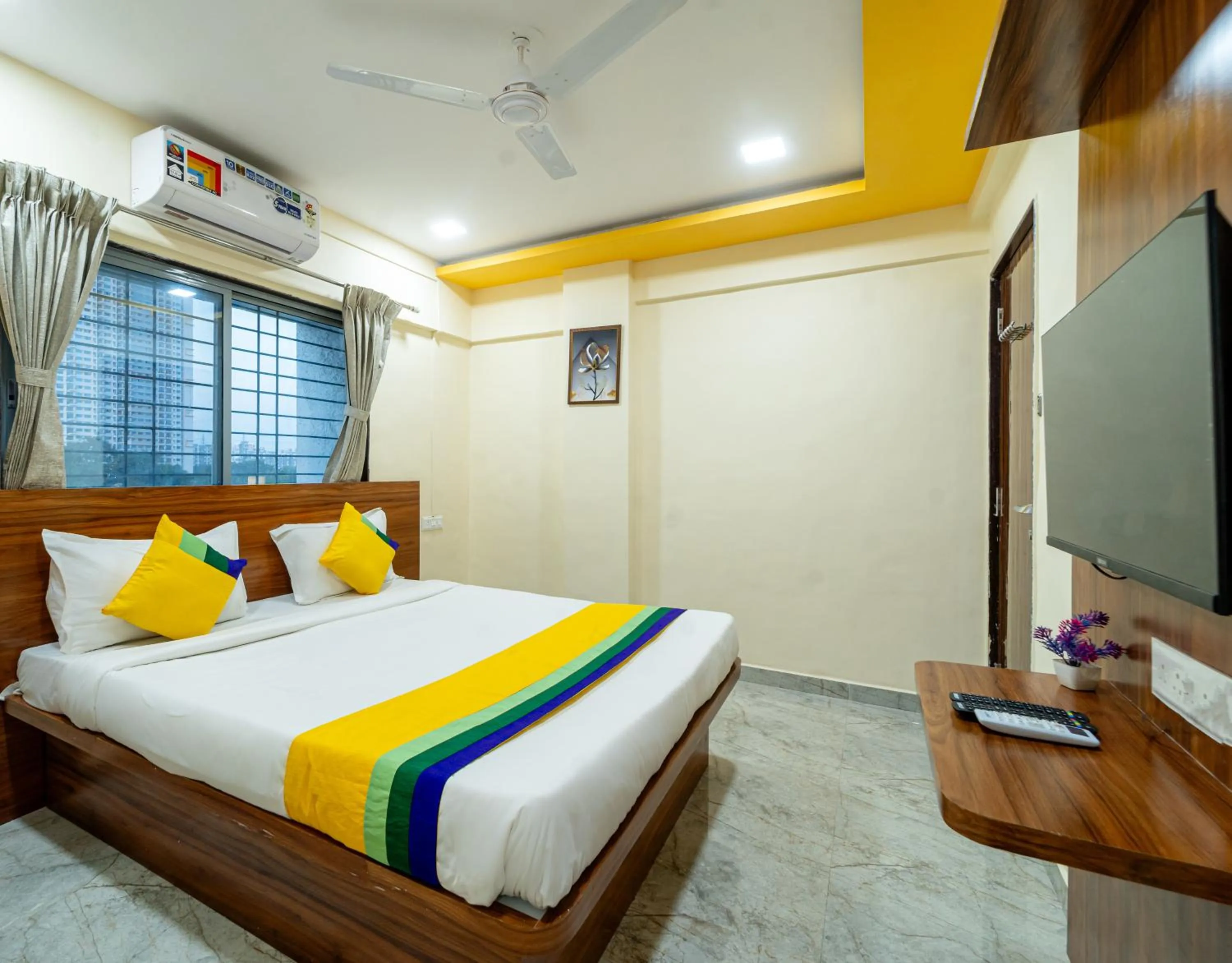 Standard Double Room - single occupancy in Itsy Hotels Anand Executive, Near Amanora