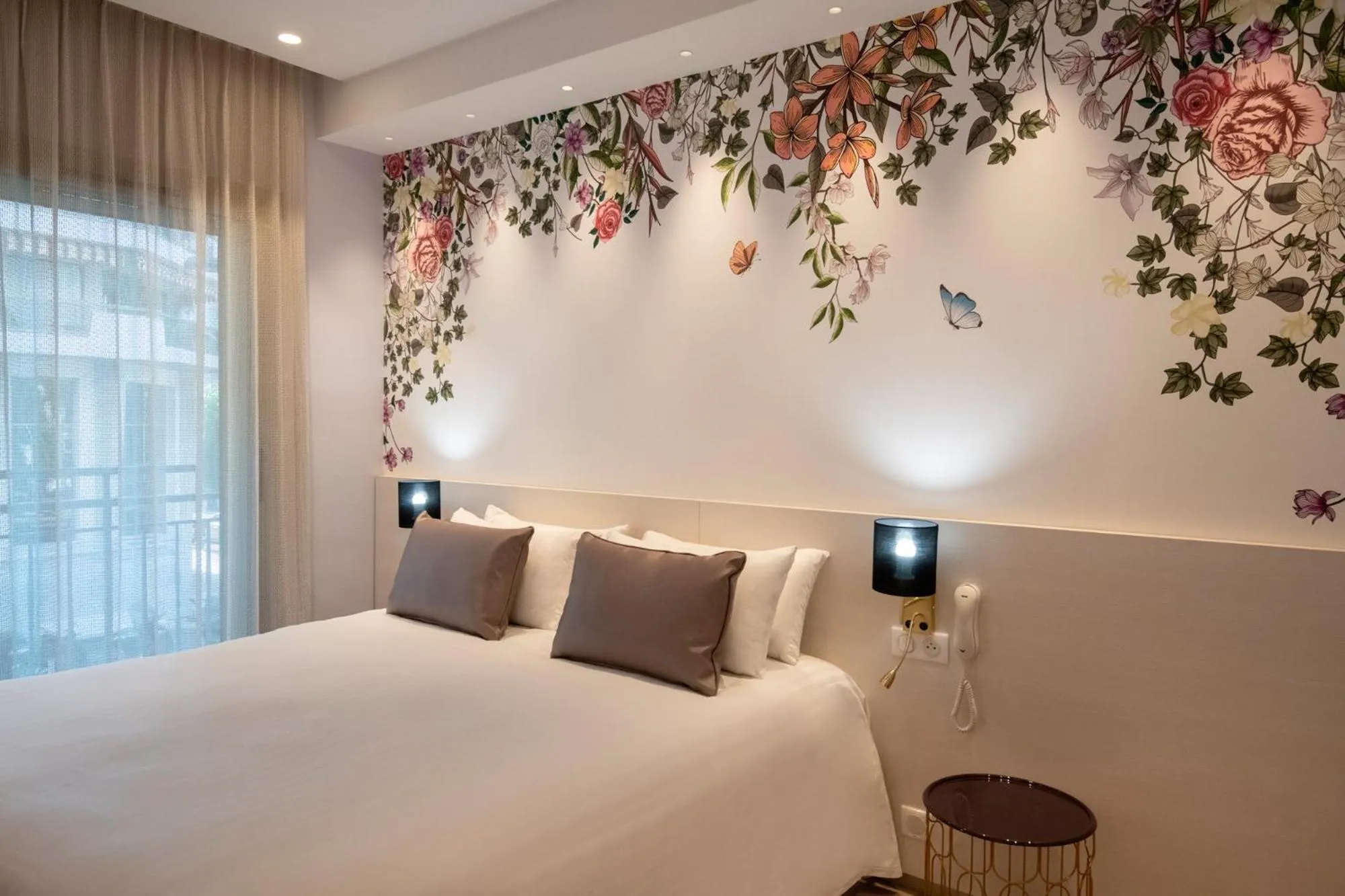 Deluxe Double Room in Résidence Hôtelière Chambord au coeur de Menton - entièrement rénovée