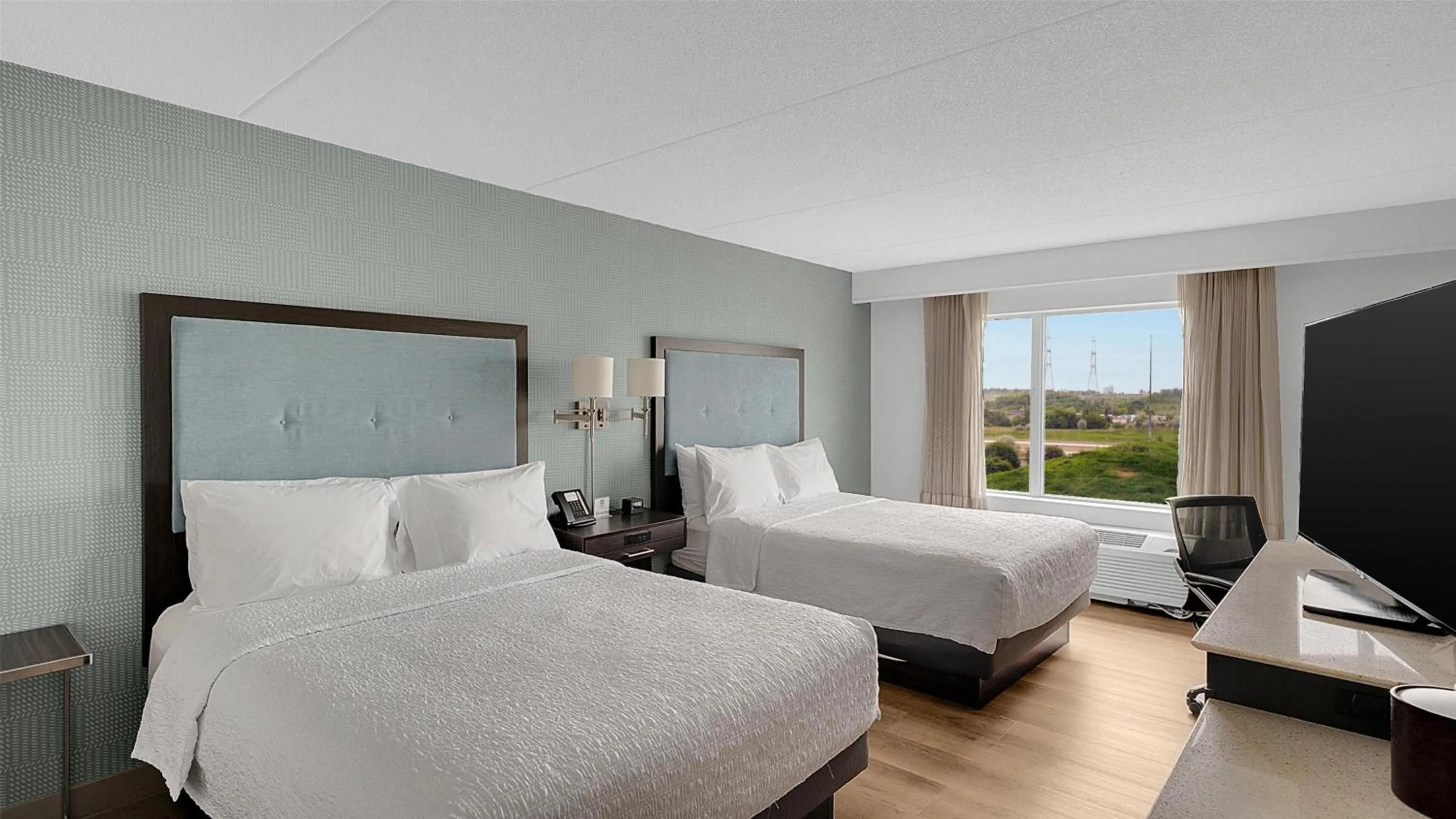 Queen Room with Two Queen Beds (4 Adults) in Hampton Inn & Suites by Hilton Toronto Markham