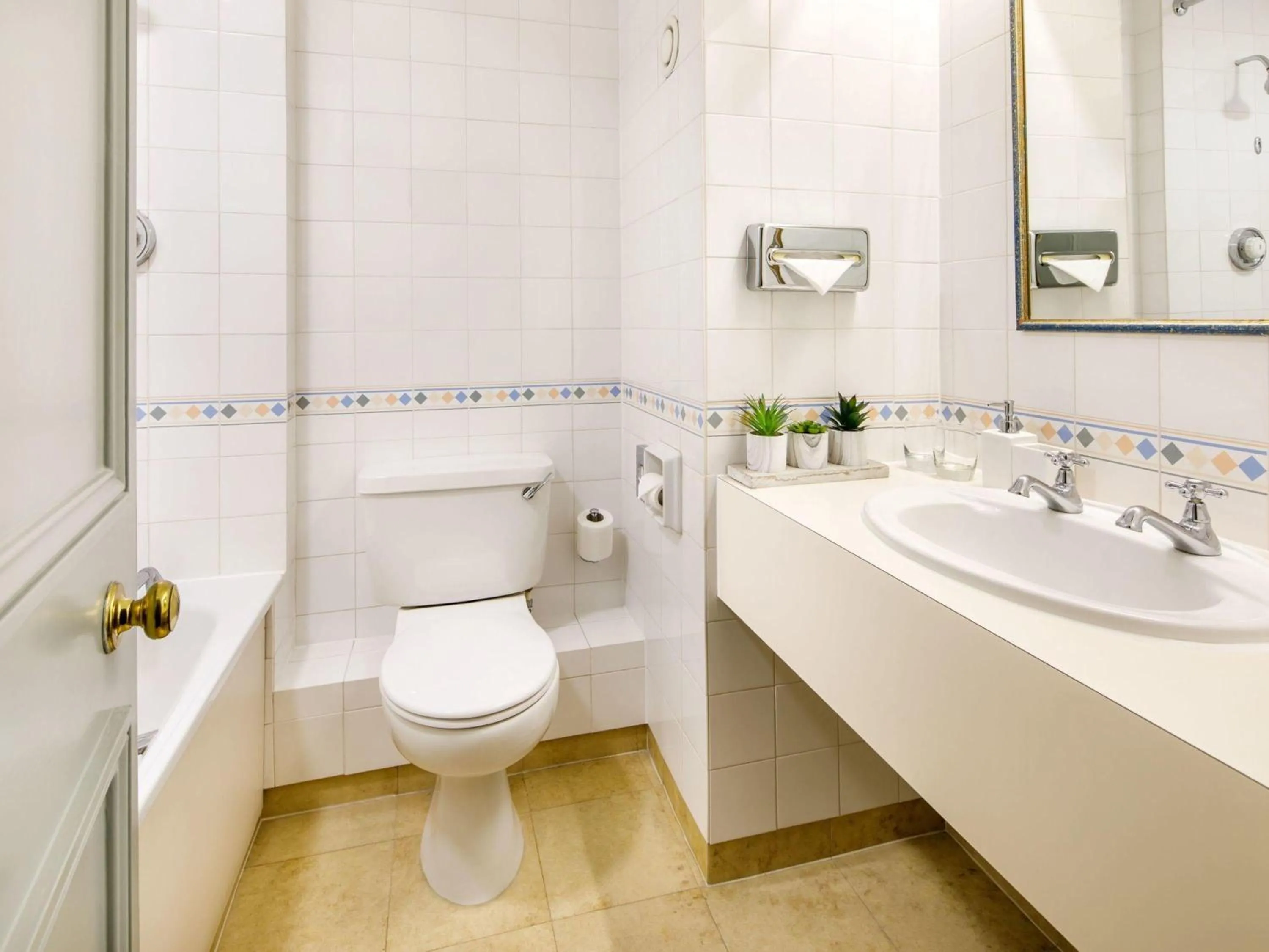 Classic Double Room in Mercure Bristol North The Grange Hotel