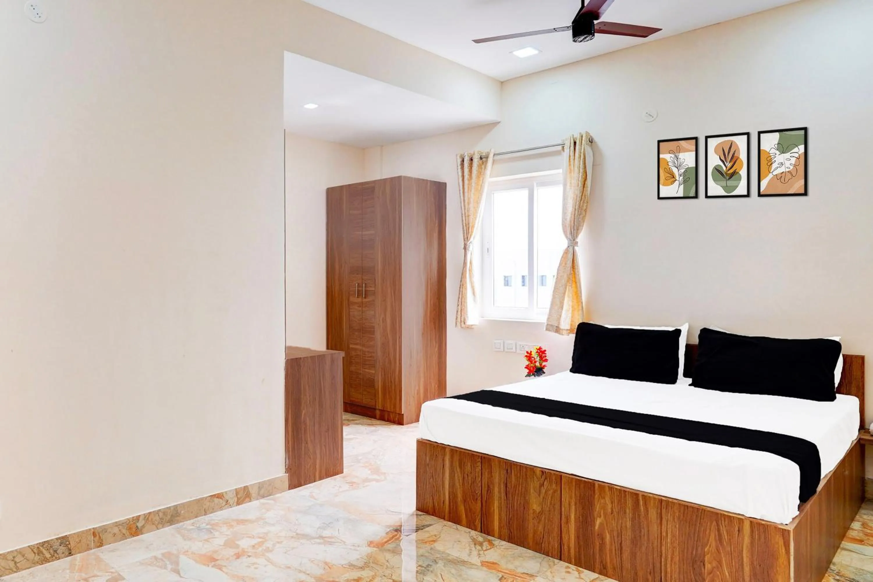 Standard Double Room - single occupancy in Super Hotel O Sriperambadhur formerly Radha Residency