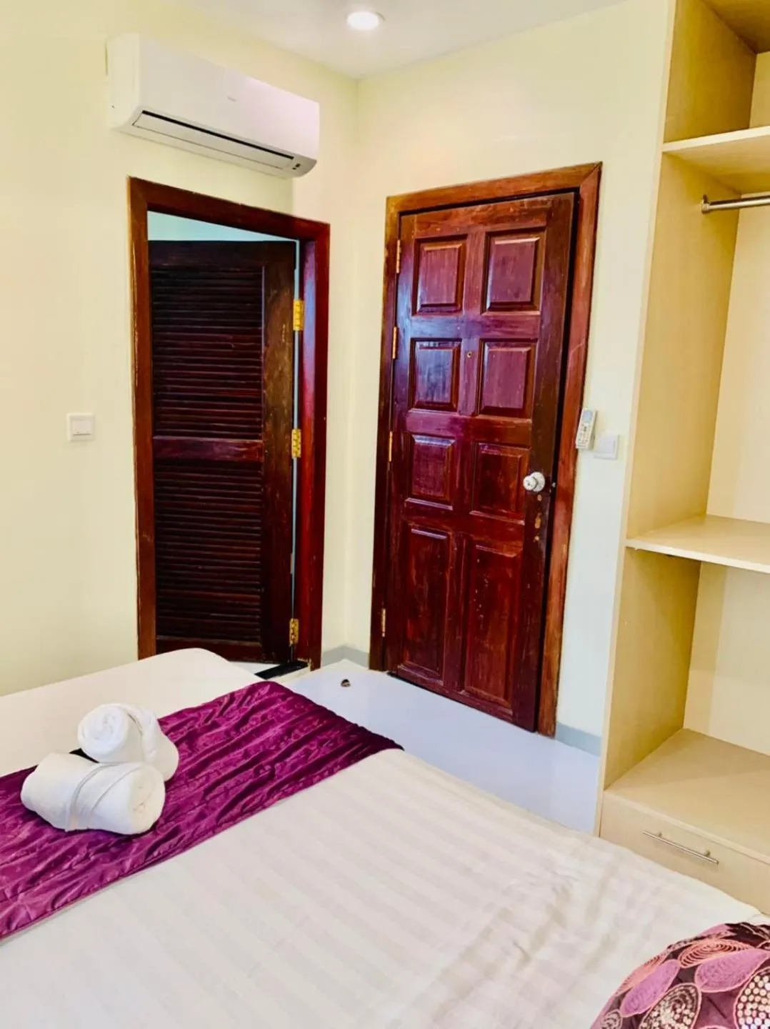 Three-Bedroom Apartment in White Residence Hotel & Apartment
