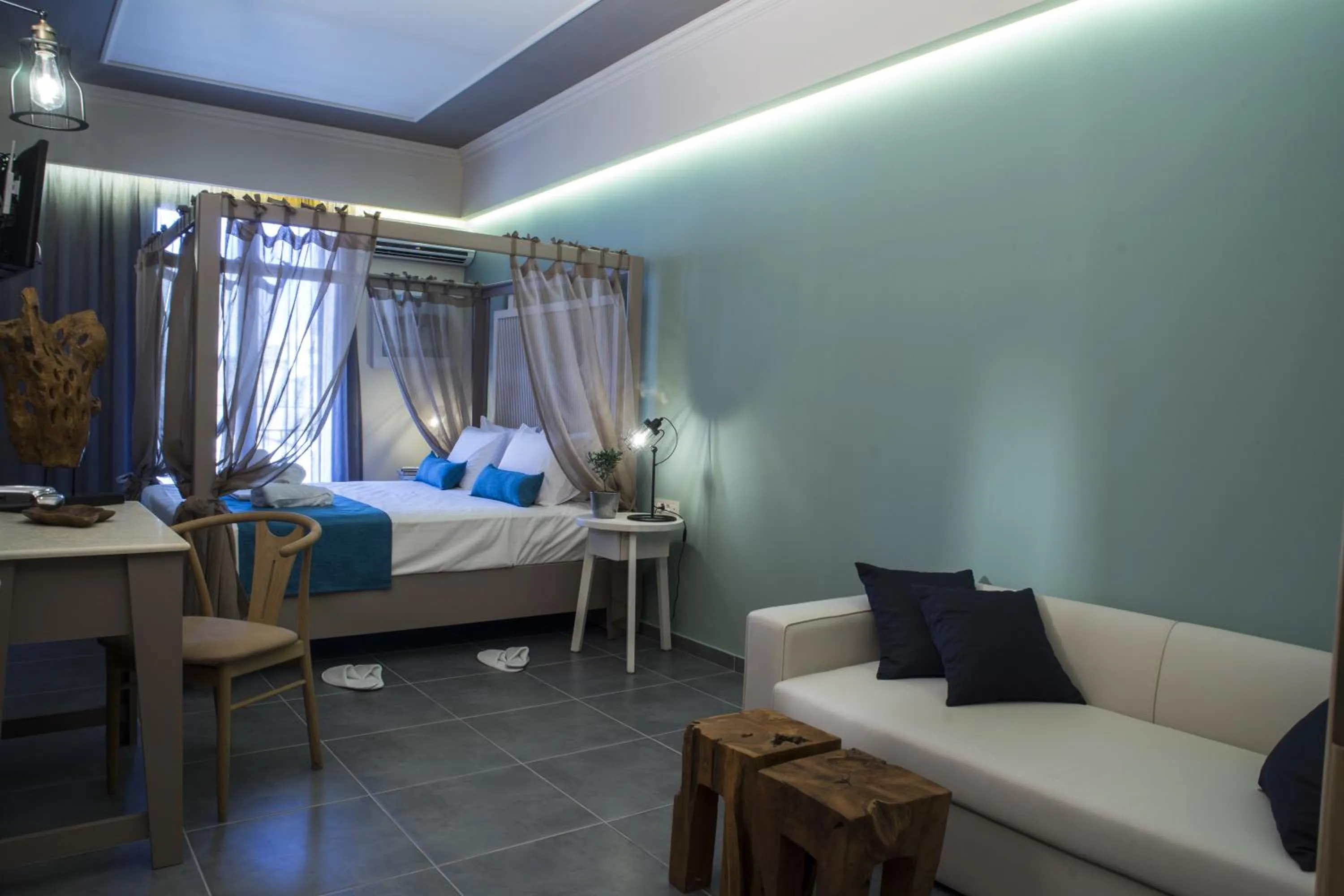 Superior Room with Balcony in Elia Potie