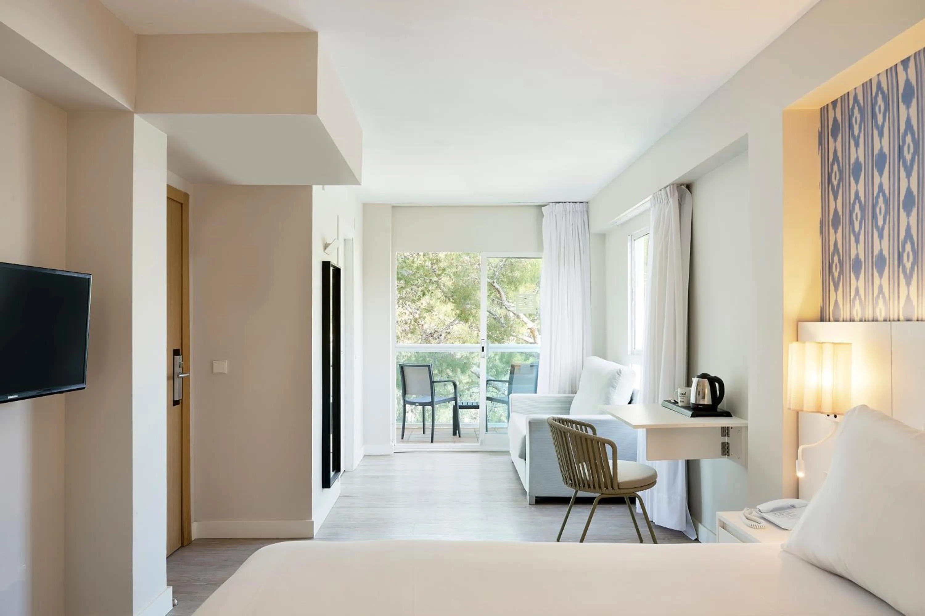 Superior Double Room in Exe Portals Nous