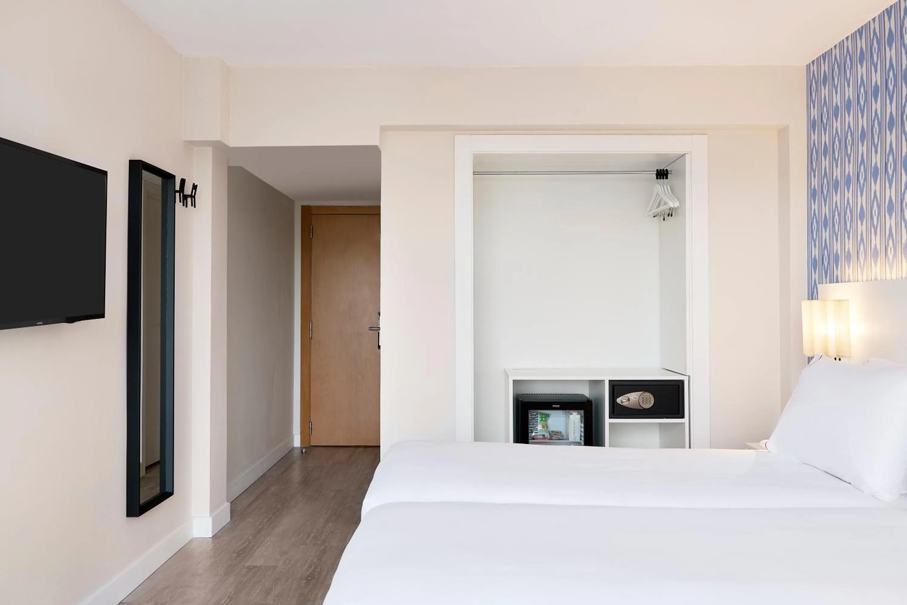 Deluxe Double Room with Sea View in Exe Portals Nous