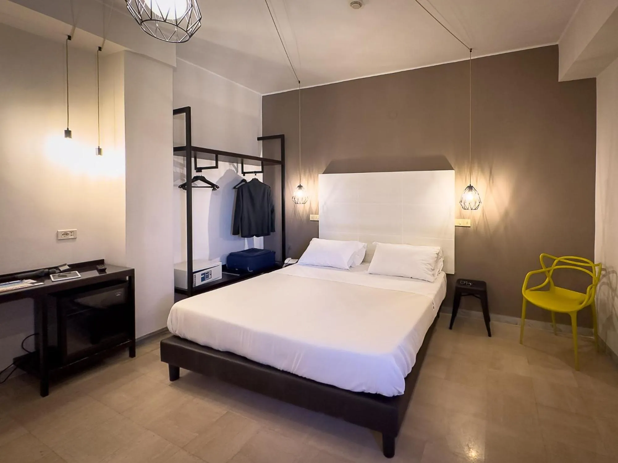 Standard Queen Room with Bunk Bed in ibis styles Trani