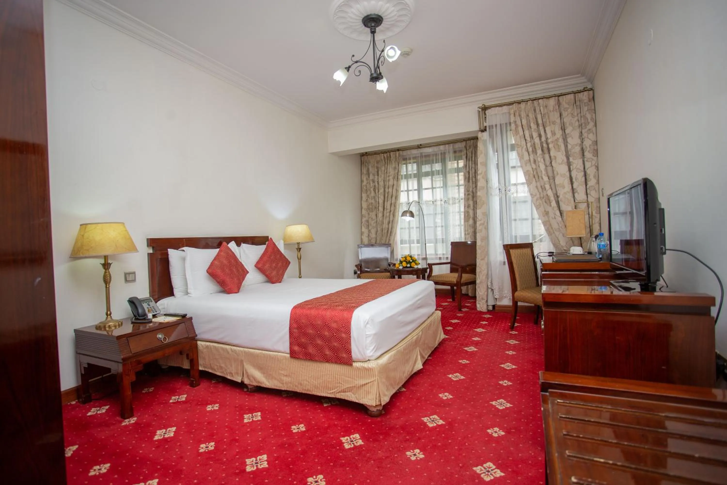 Superior King Room in Weston Hotel