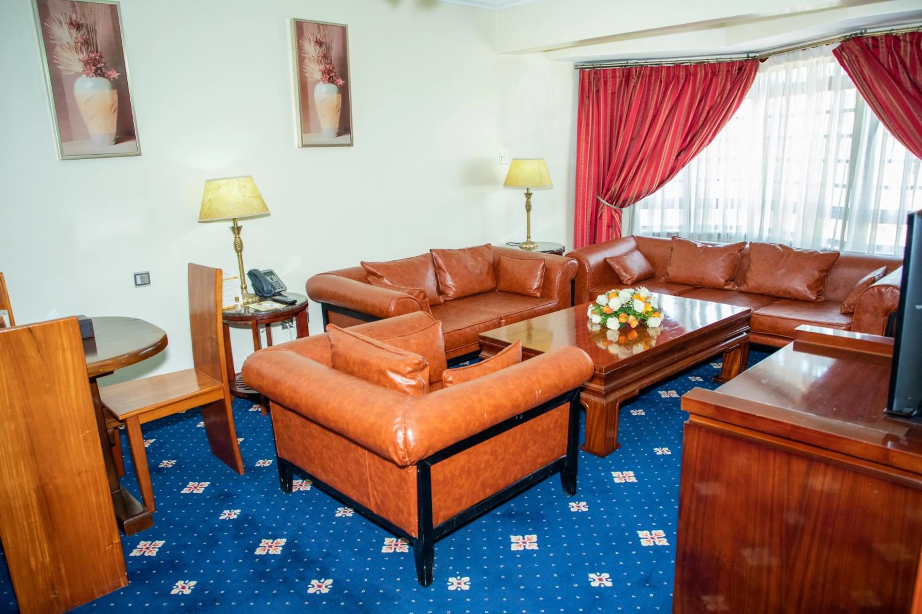 Junior Suite in Weston Hotel