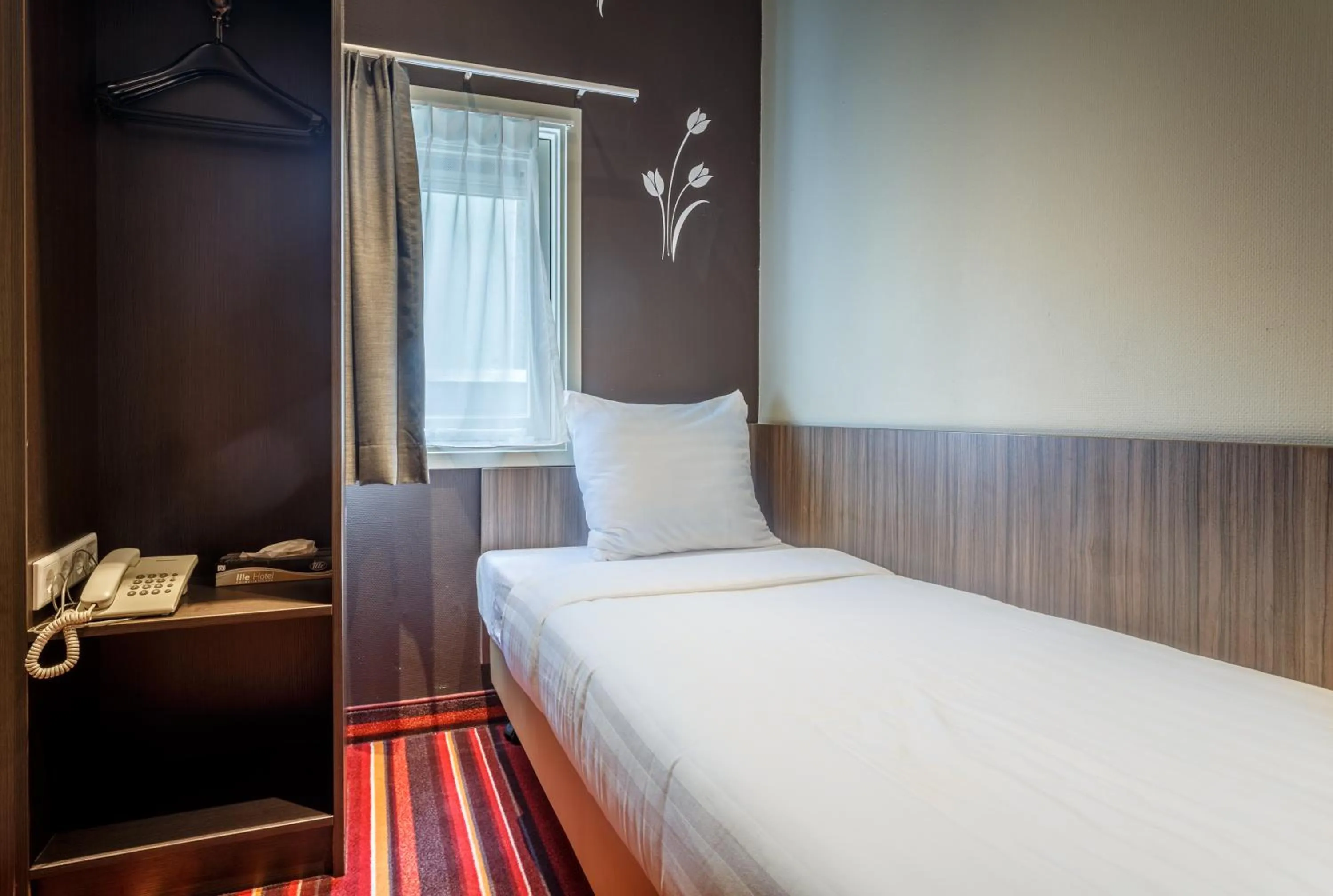 Small Single Room in Mozart Hotel