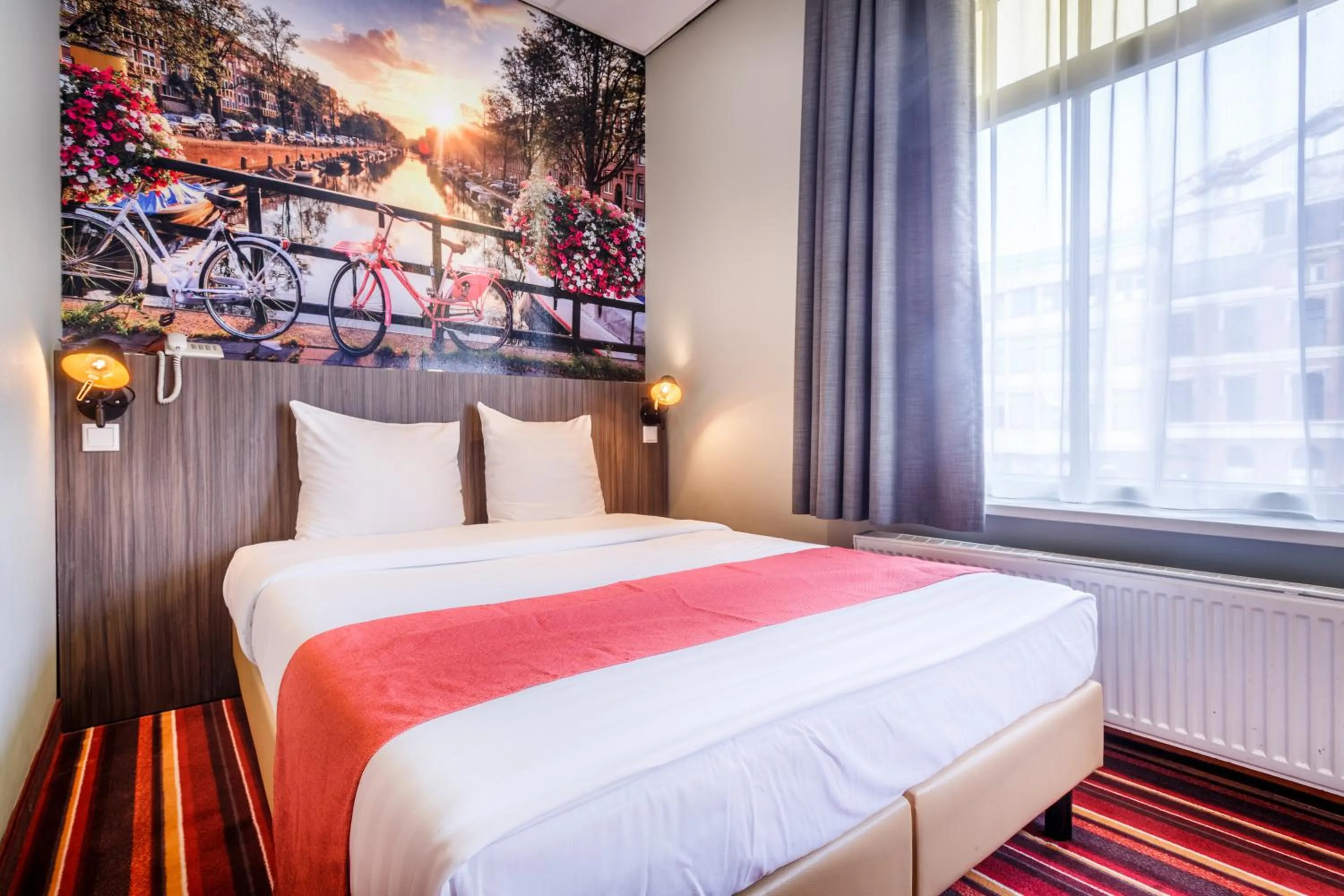 Triple Room with Canal View in Mozart Hotel