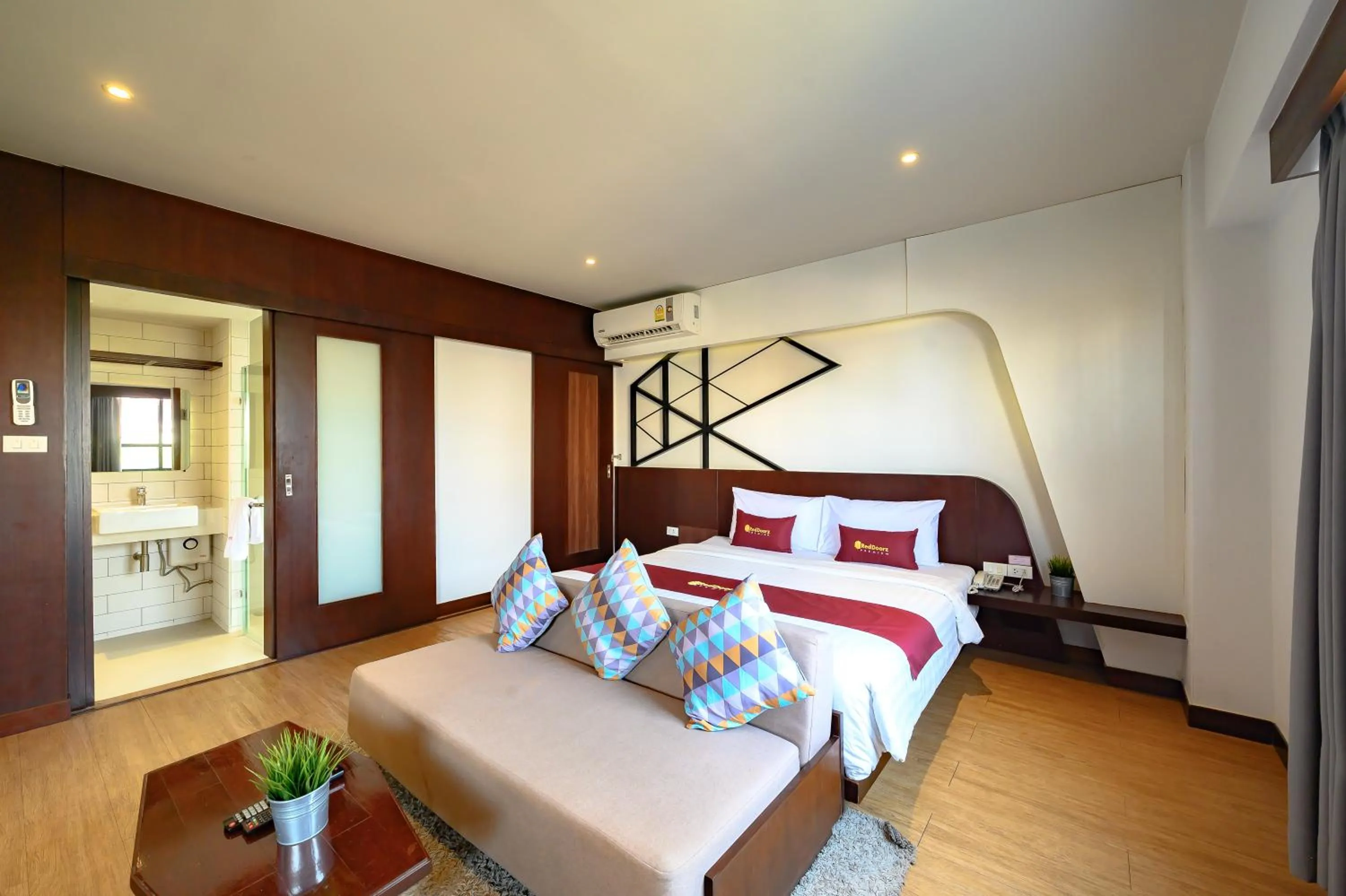 Grand Deluxe Double Room in Coco Hotel