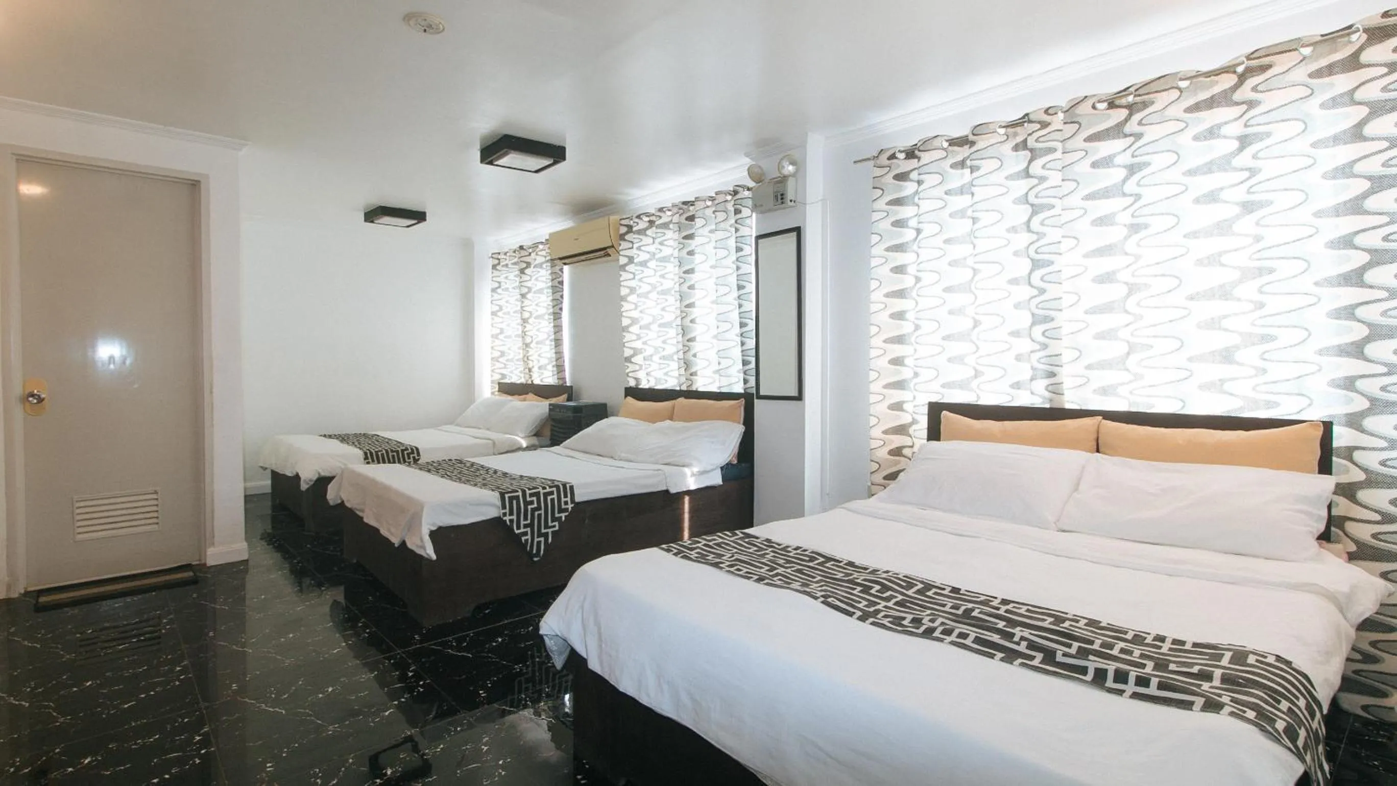 Family Room in Stay Inn Station 2 Boracay by RedDoorz