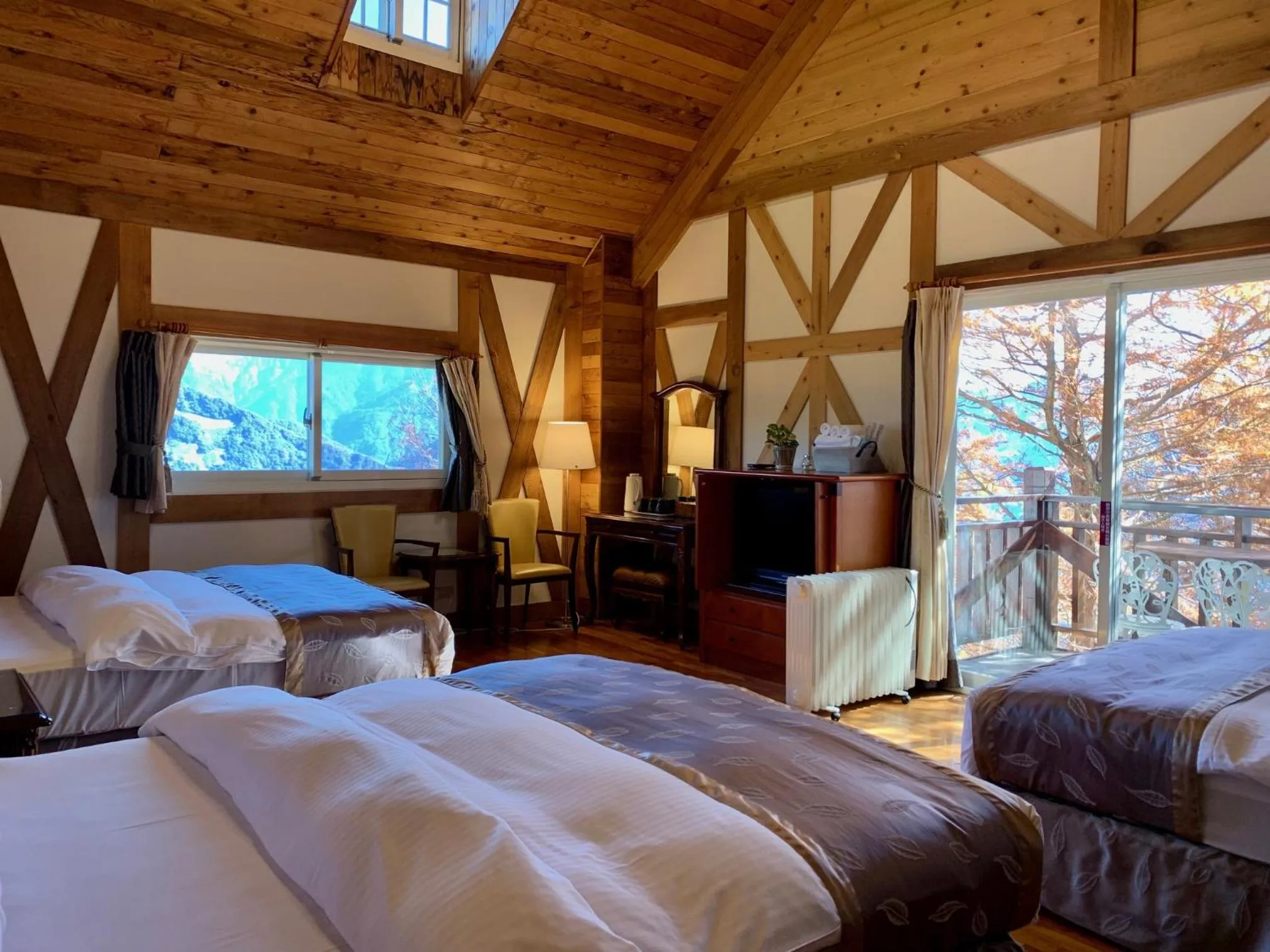 Family Suite with Balcony in The Cotswolds Villa