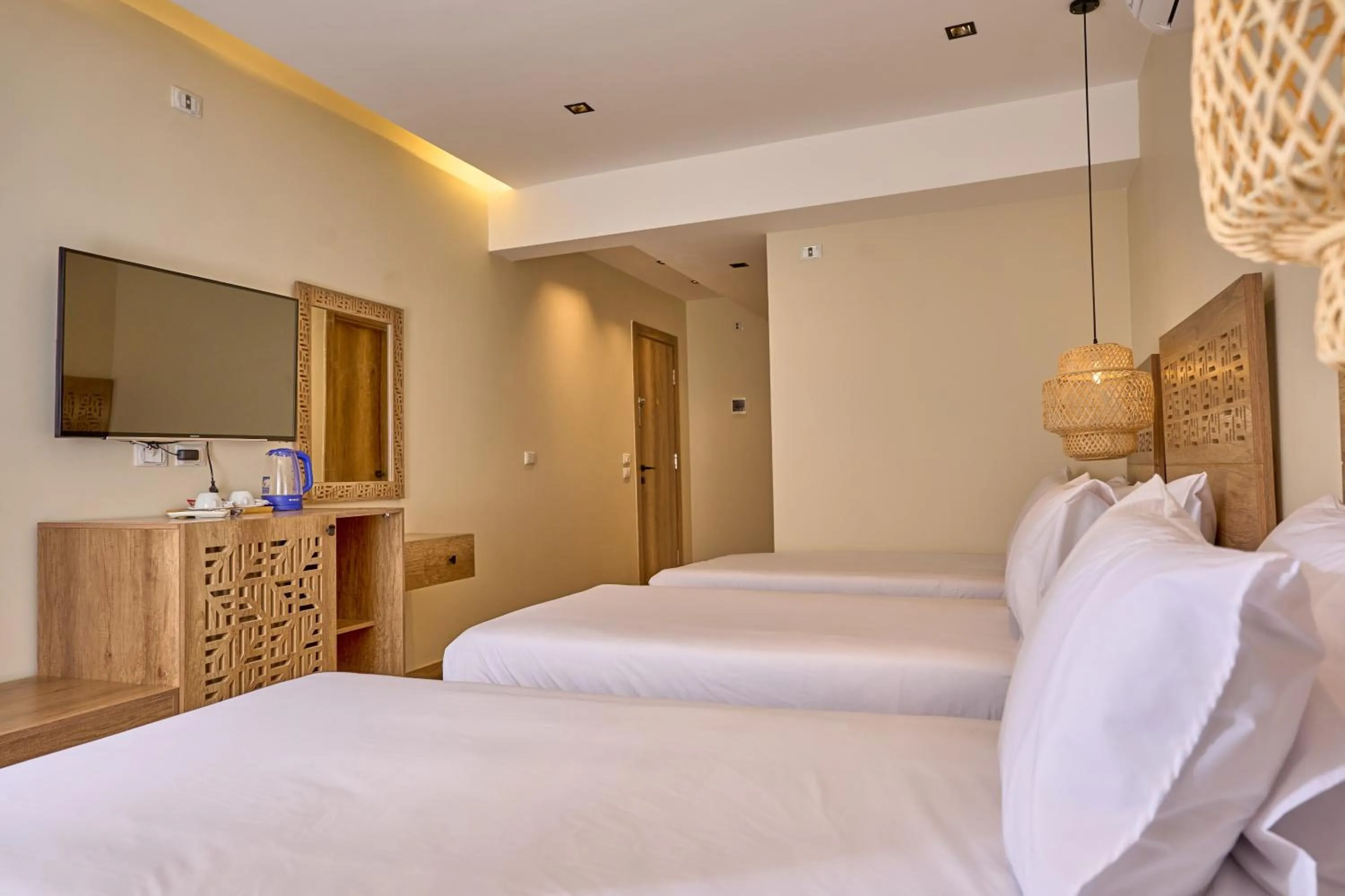 Comfort Triple Room in Lotus Inn