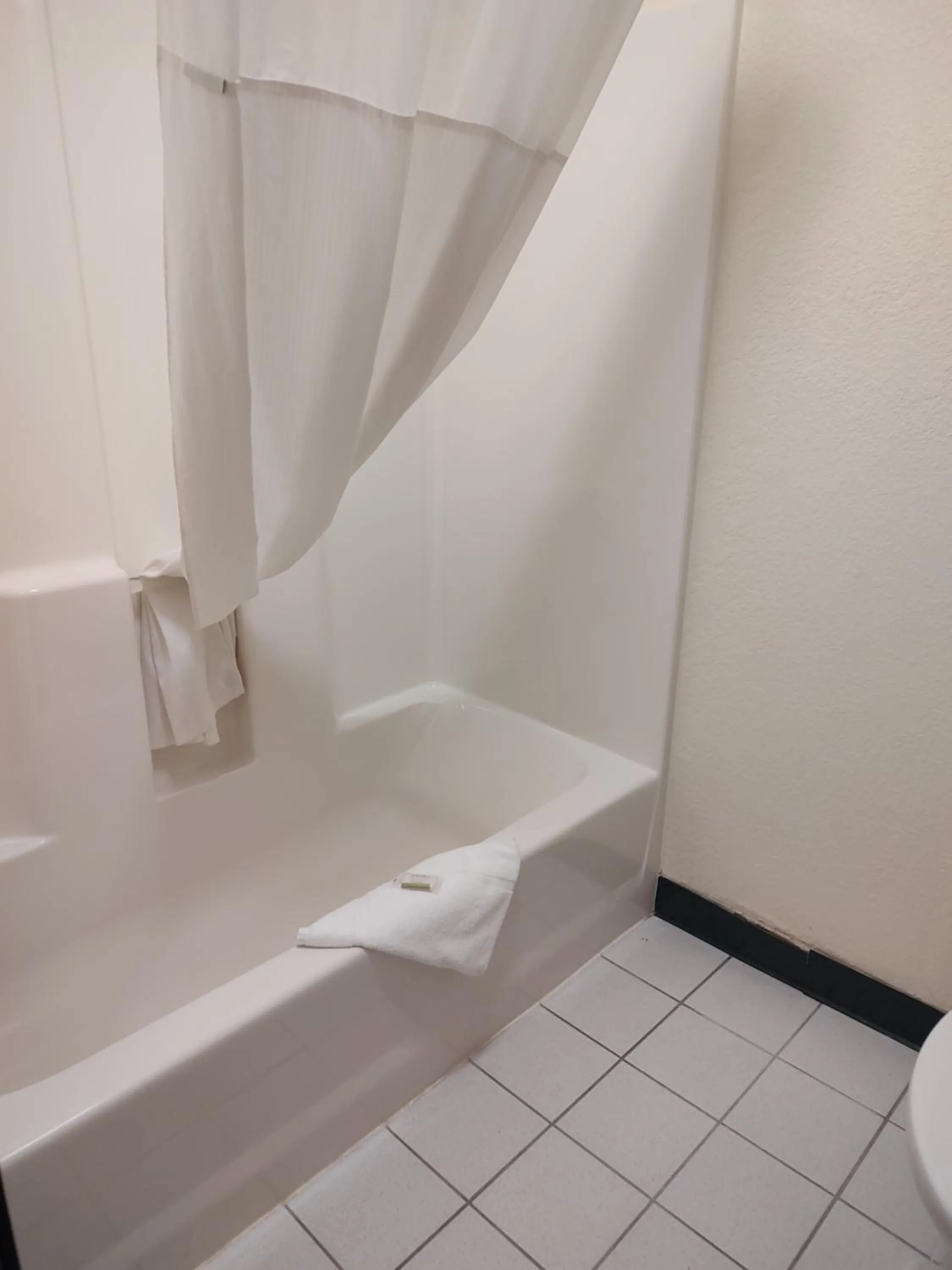 King Room - Non-Smoking in Days Inn & Suites by Wyndham Fargo 19th Ave/Airport Dome