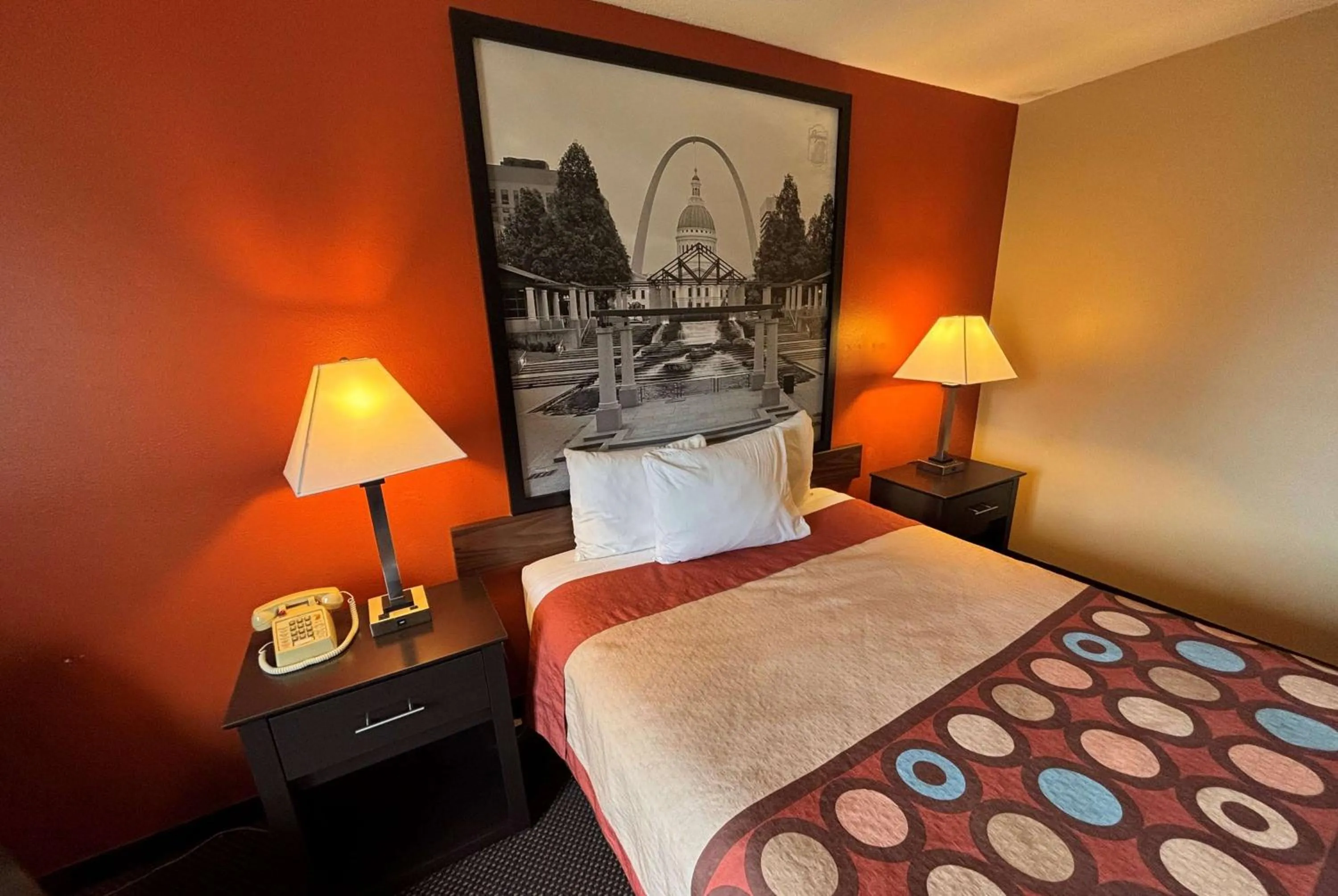 Queen Room - Non-Smoking in Super 8 by Wyndham Du Quoin