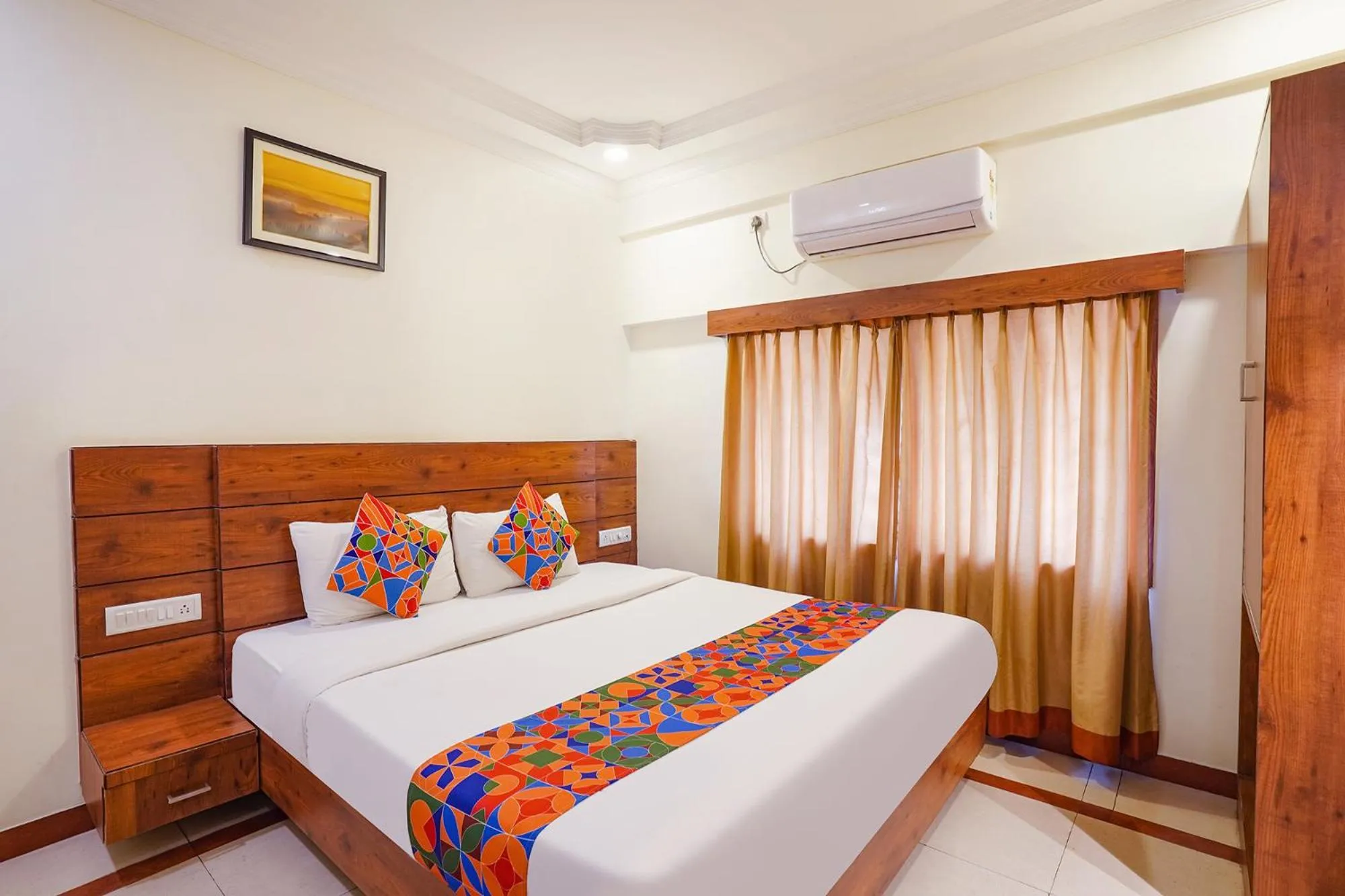 FabHotel Savi Inn - Nr Mantri Square Mall