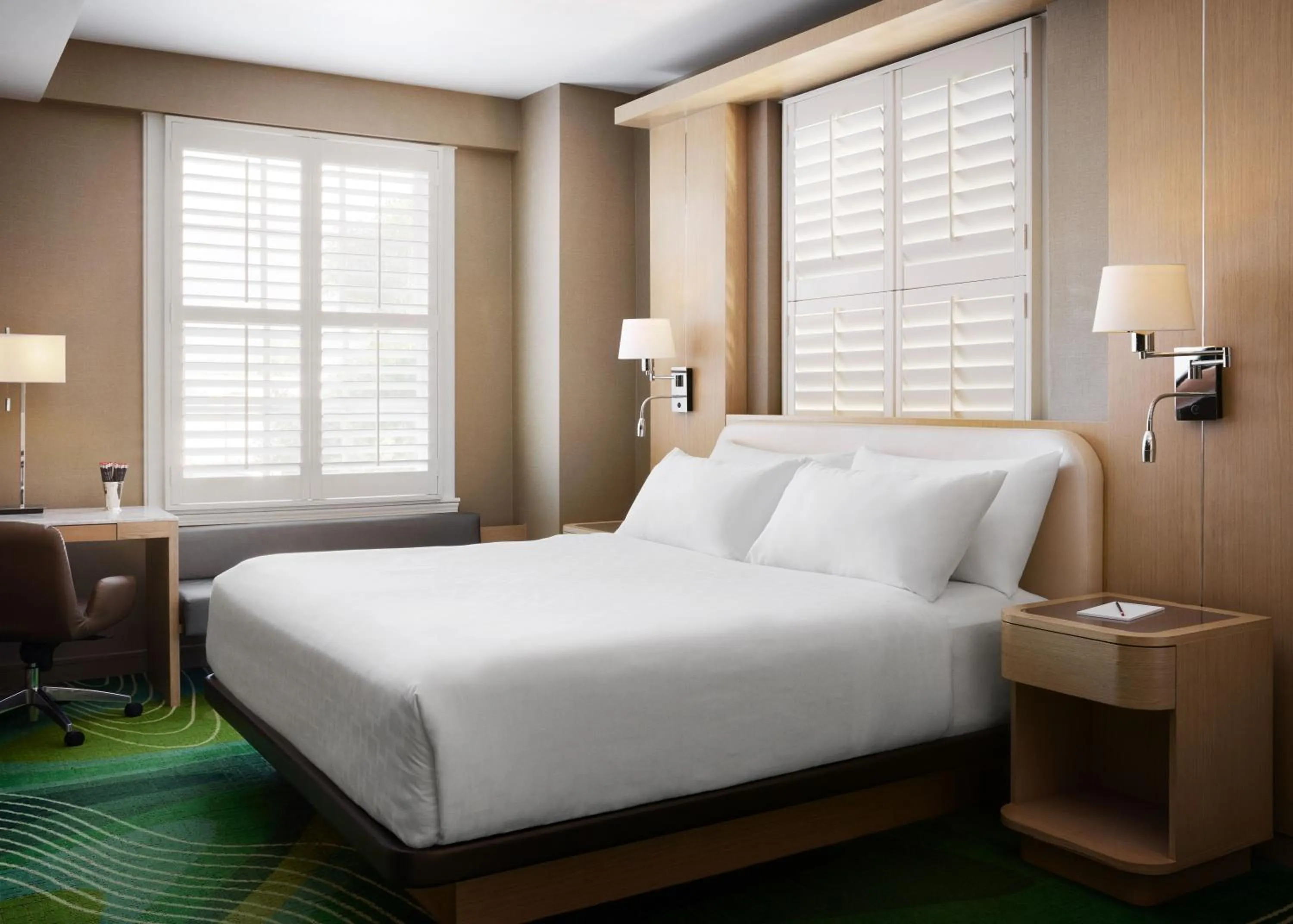 Premier Corner One King Bed in Pasadena Hotel & Pool