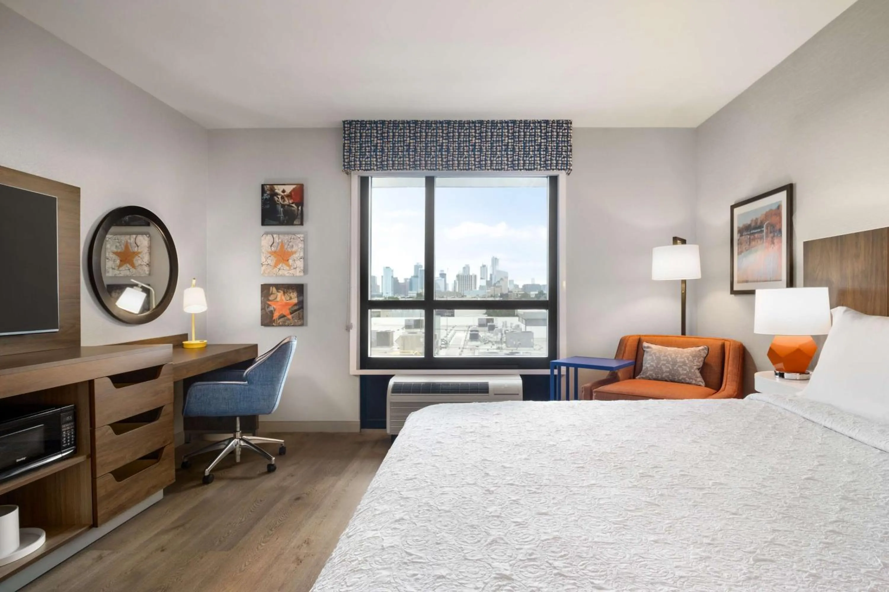 King Room with City View in Hampton by Hilton East Austin - near UT and Capitol