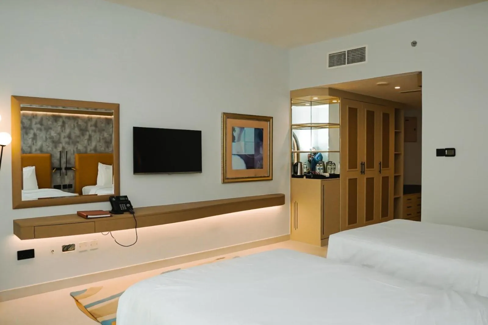 Deluxe Twin Room City View in Sheraton Khalidiya Hotel