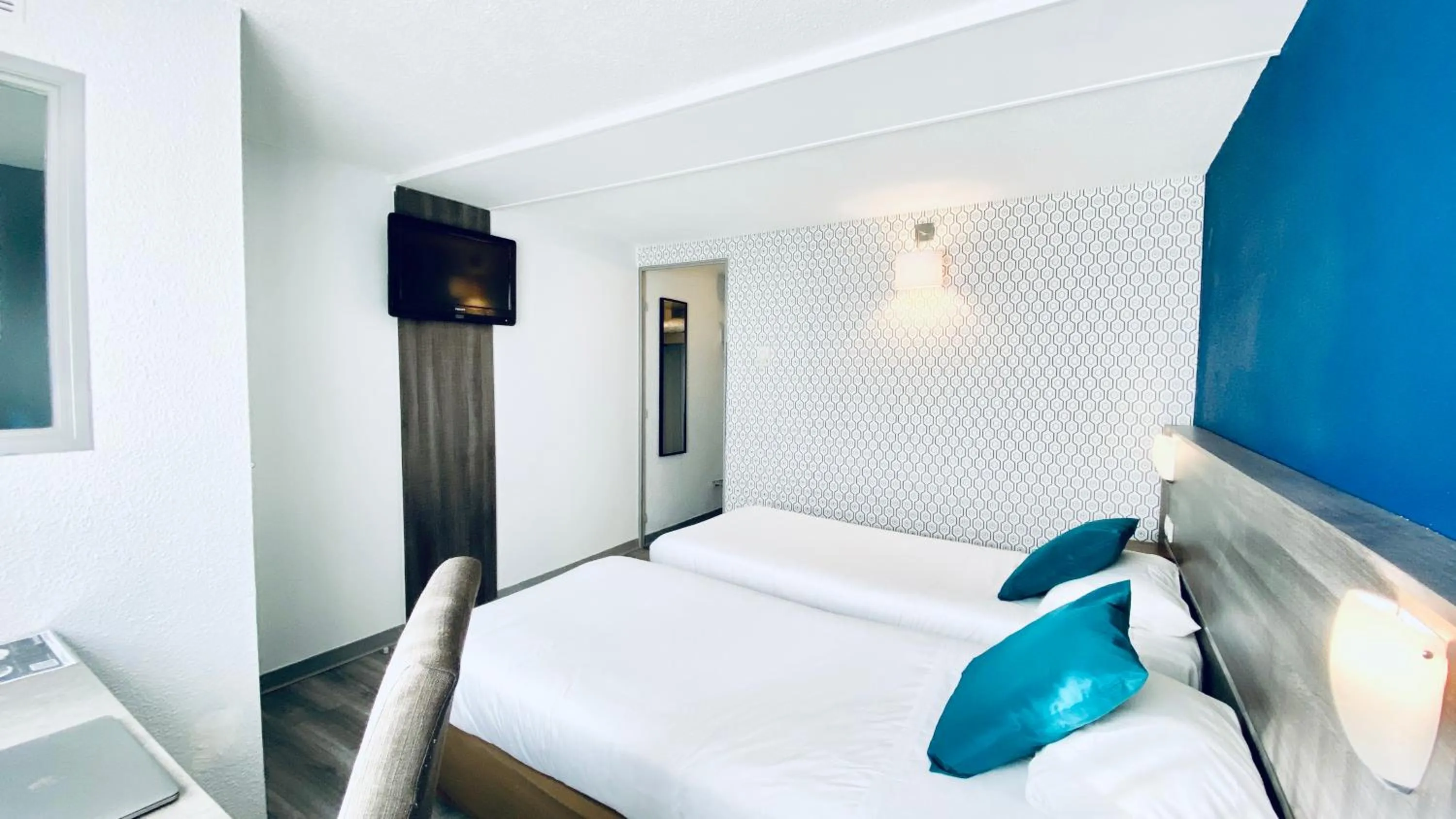 Comfort Twin Room in Hôtel Restaurant Kyriad de Péronne