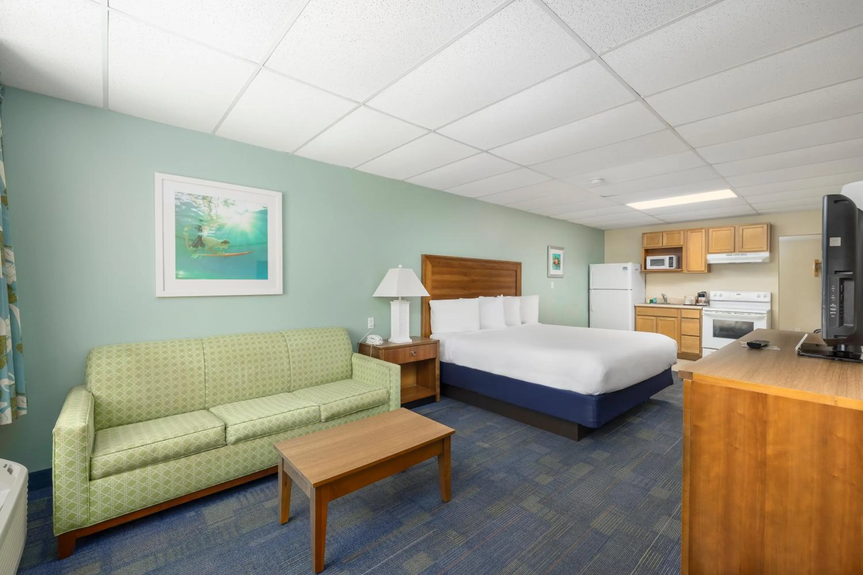 King Studio with Sofa Bed and Kitchenette in Beachside Resort Panama City Beach
