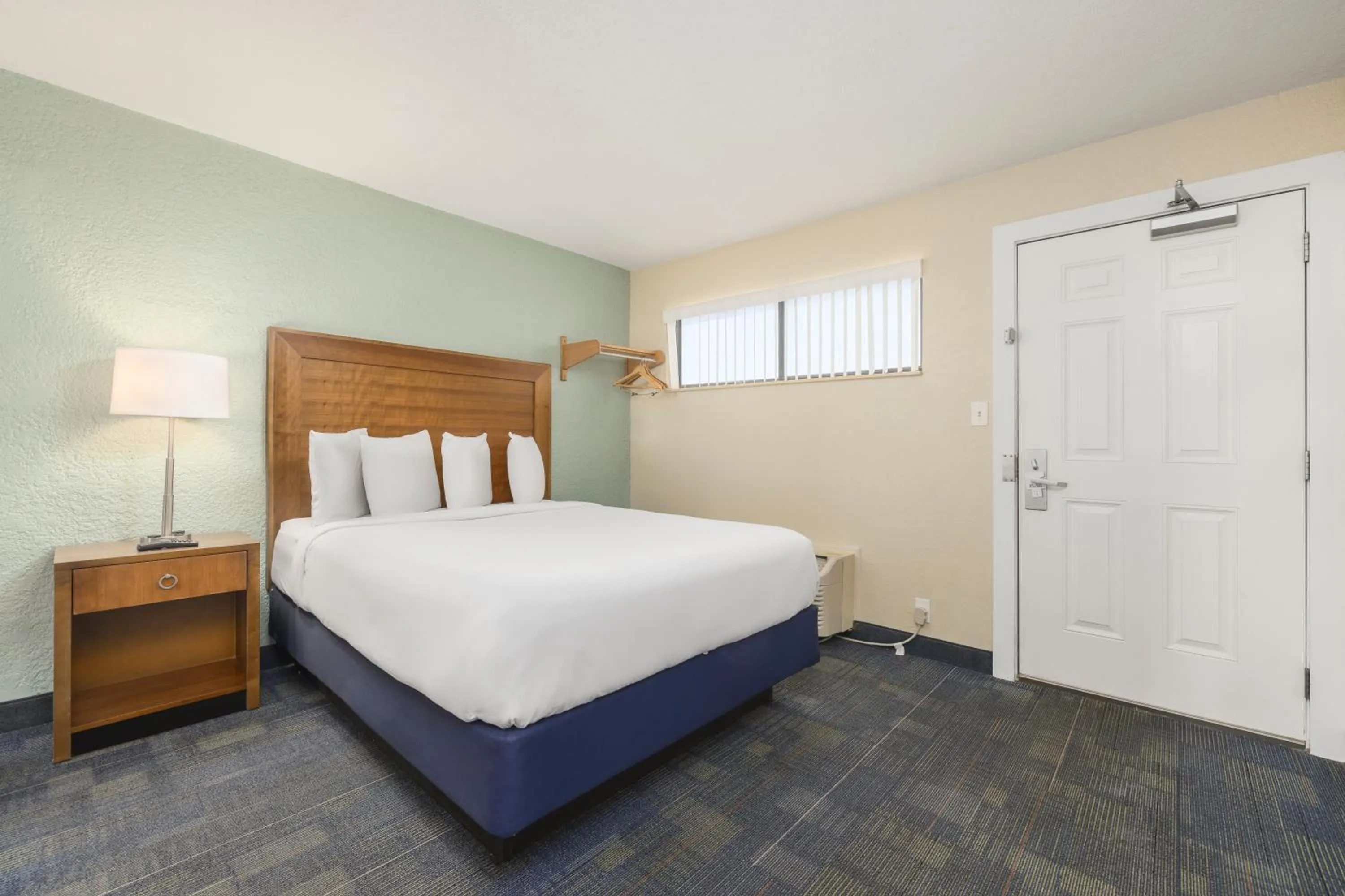 Queen Suite with Two Queen Beds and Kitchenette in Beachside Resort Panama City Beach