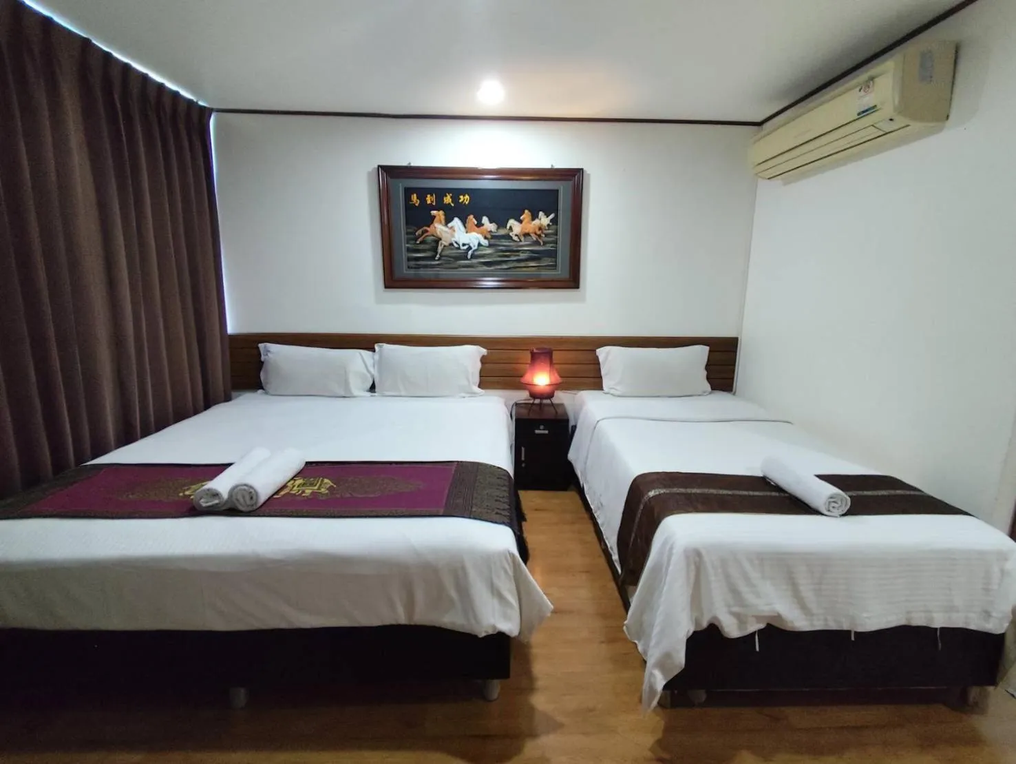Deluxe Triple Room in Longzhu Guesthouse