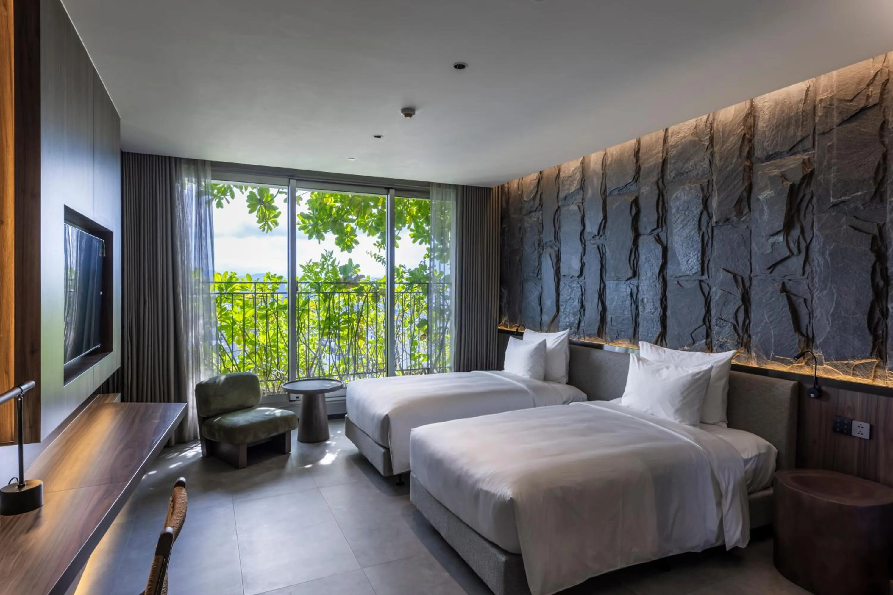 Deluxe Twin Room City View - Daily Afternoon Tea Inclusive in M Hotel Danang