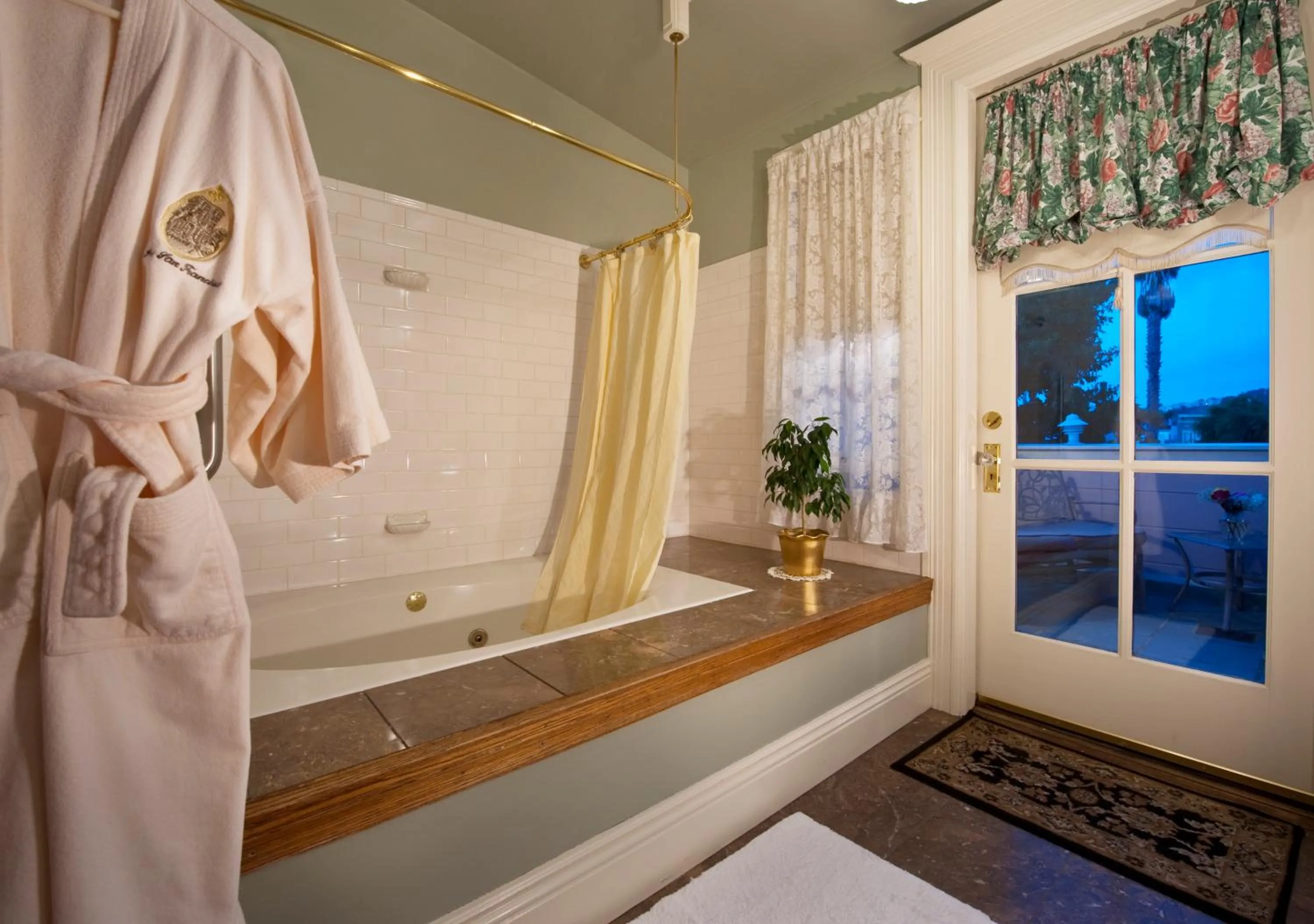 Queen Room with Spa Bath and Terrace in Inn San Francisco