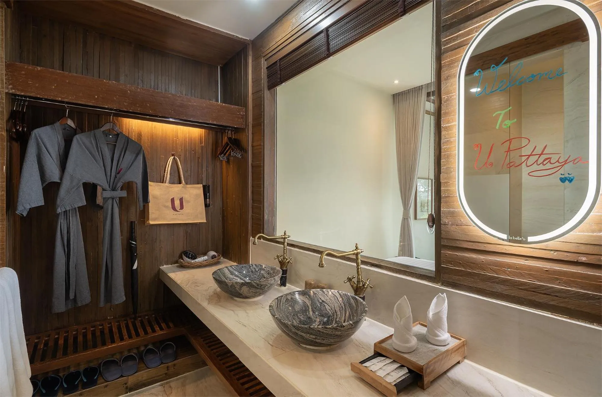 Deluxe Sea View Jacuzzi ( 24 Hours Use of Room )  in U Pattaya