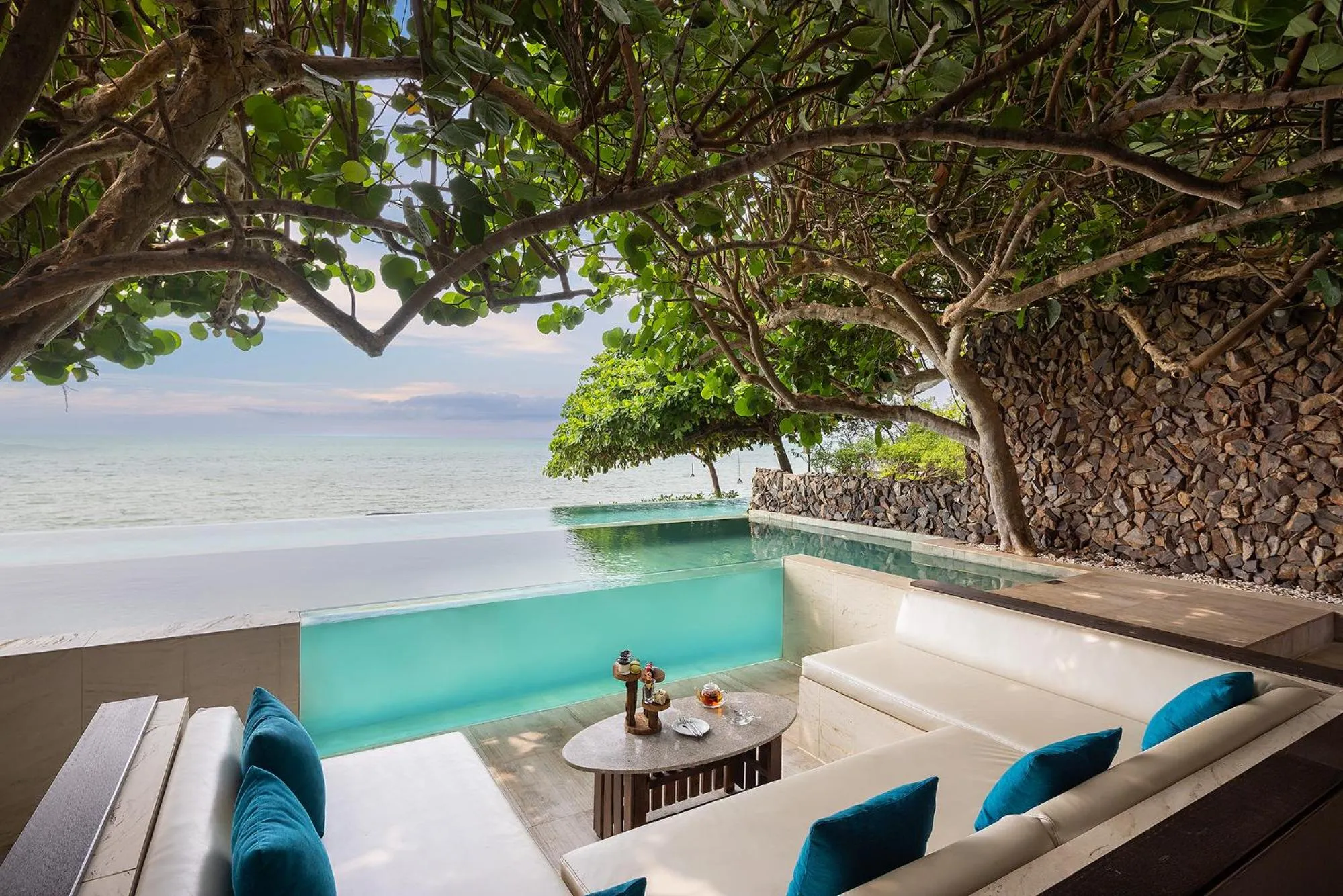 Beach Front Pool Villa  ( 24 Hours Use of Room )  in U Pattaya