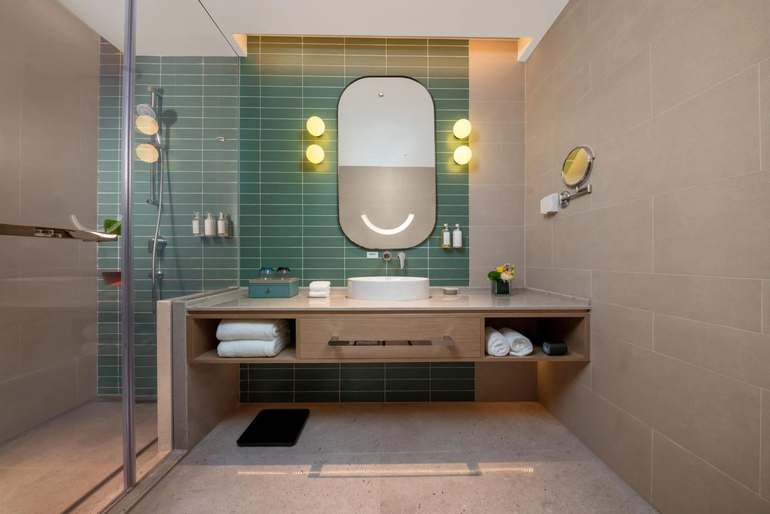 Standard Double Room with Two Double Beds in Holiday Inn Quzhou by IHG