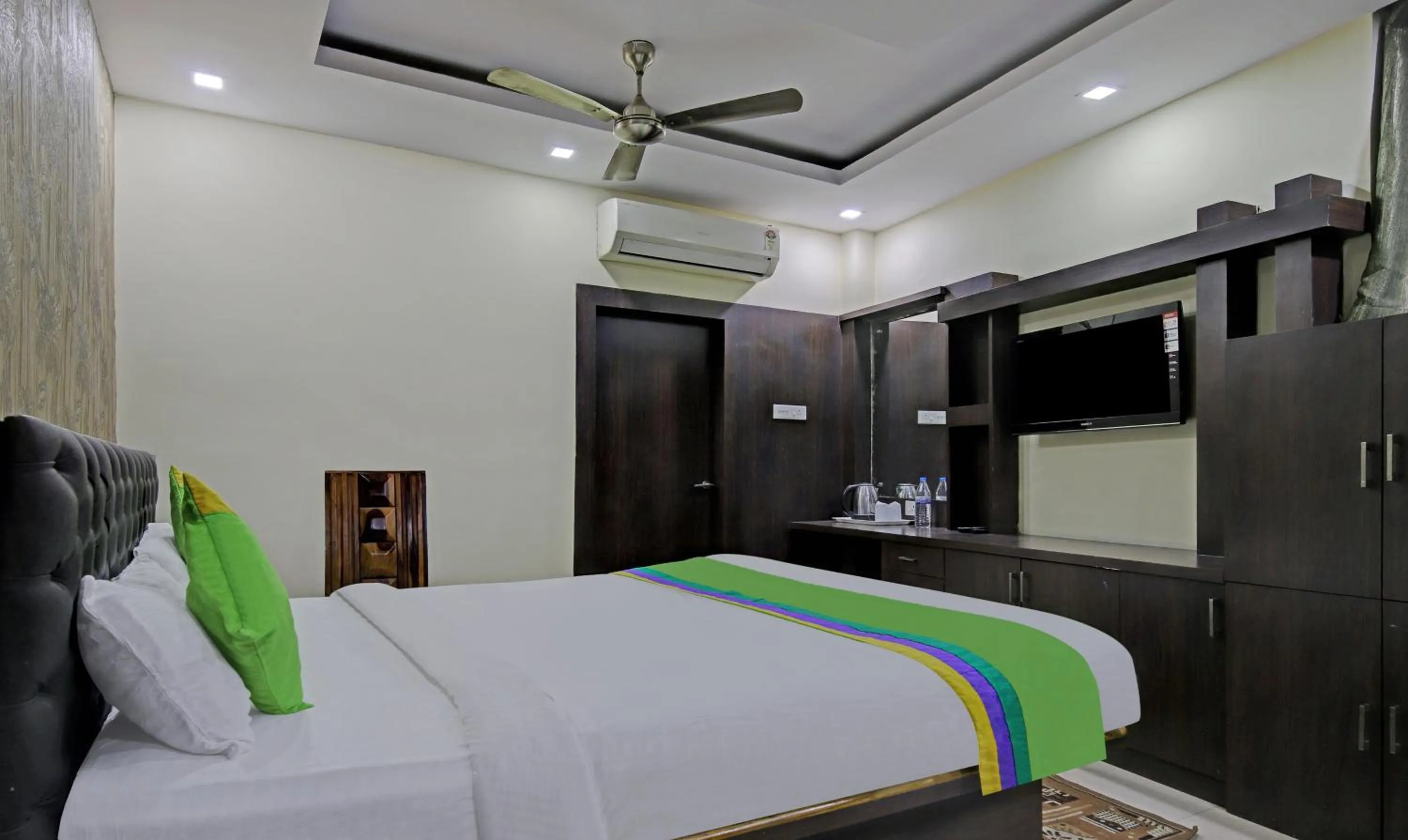 Standard Double Room - single occupancy in Treebo Archie Regency