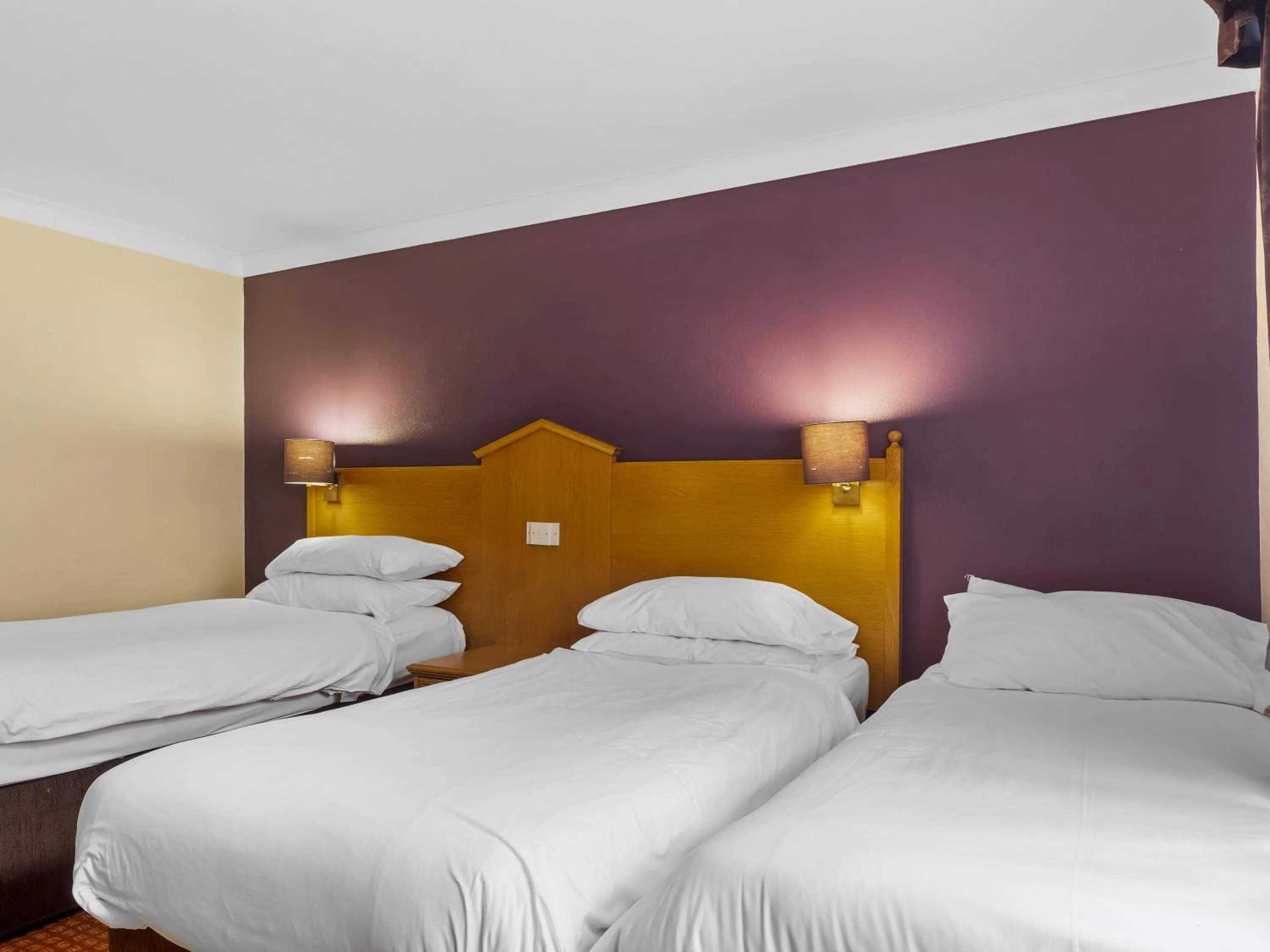 Triple Room in Widnes Halton Everglades Park Hotel