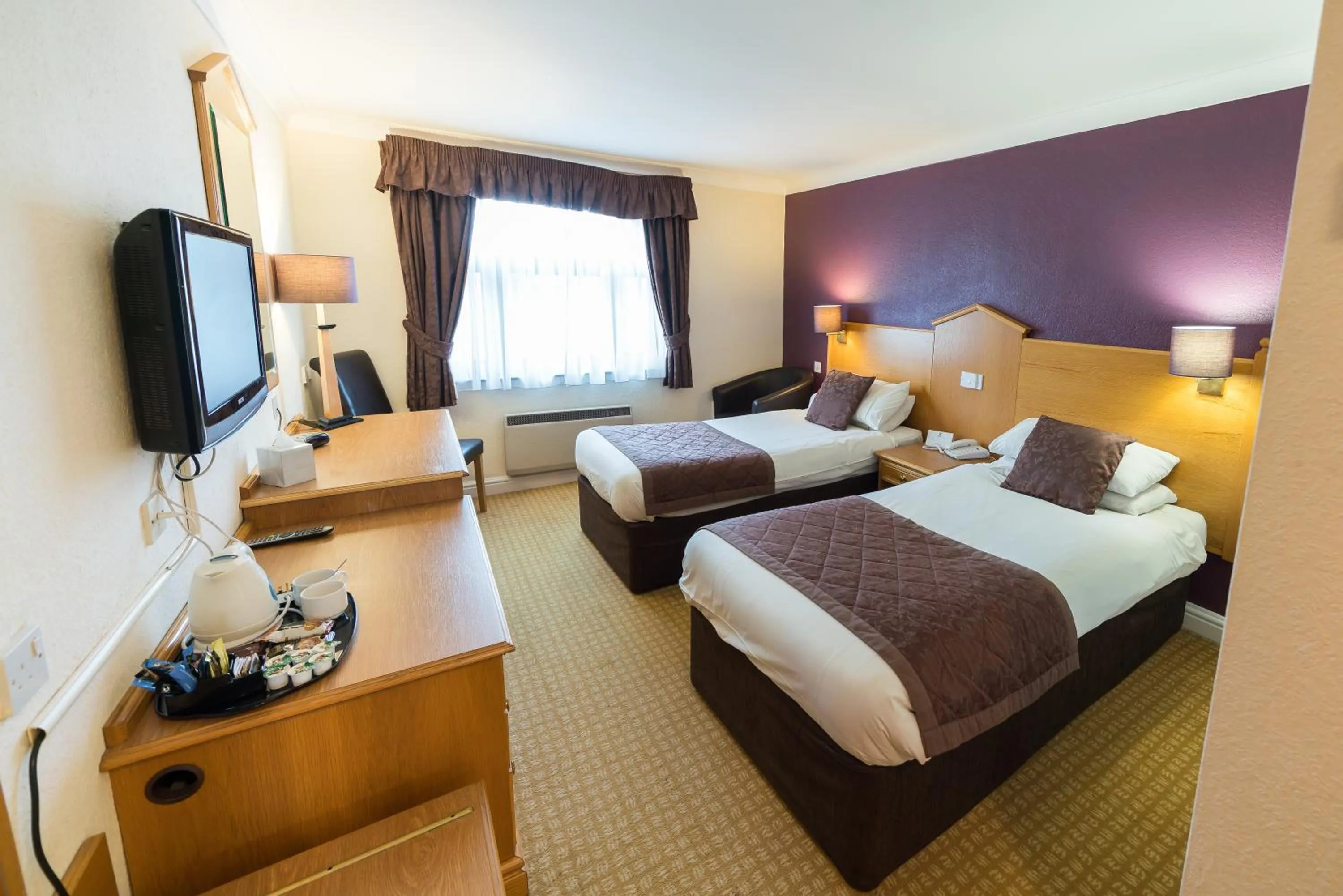 Standard Twin Room in Widnes Halton Everglades Park Hotel