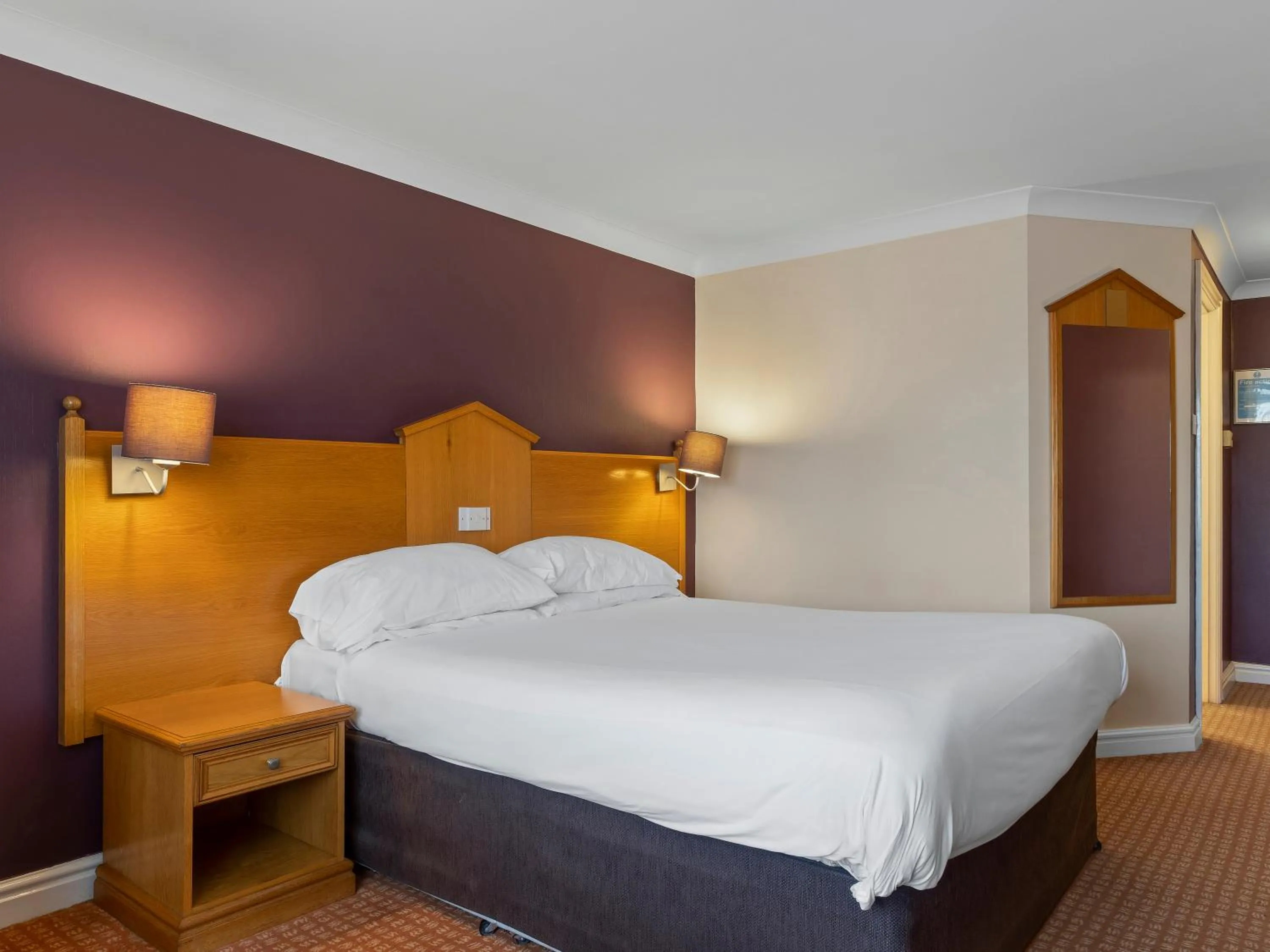 Standard King Room in Widnes Halton Everglades Park Hotel