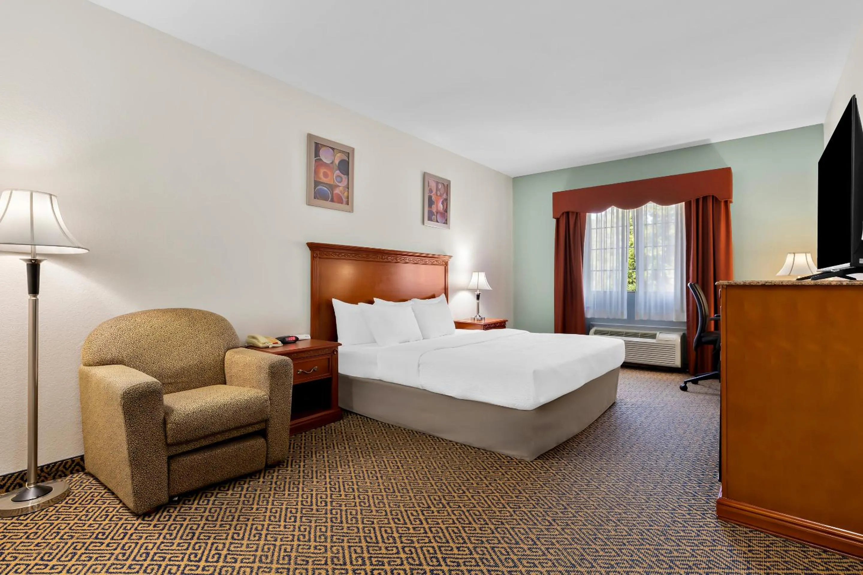 King Room - Disability Access/Non Smoking  in Quality Inn & Suites McAlester on Hwy 69