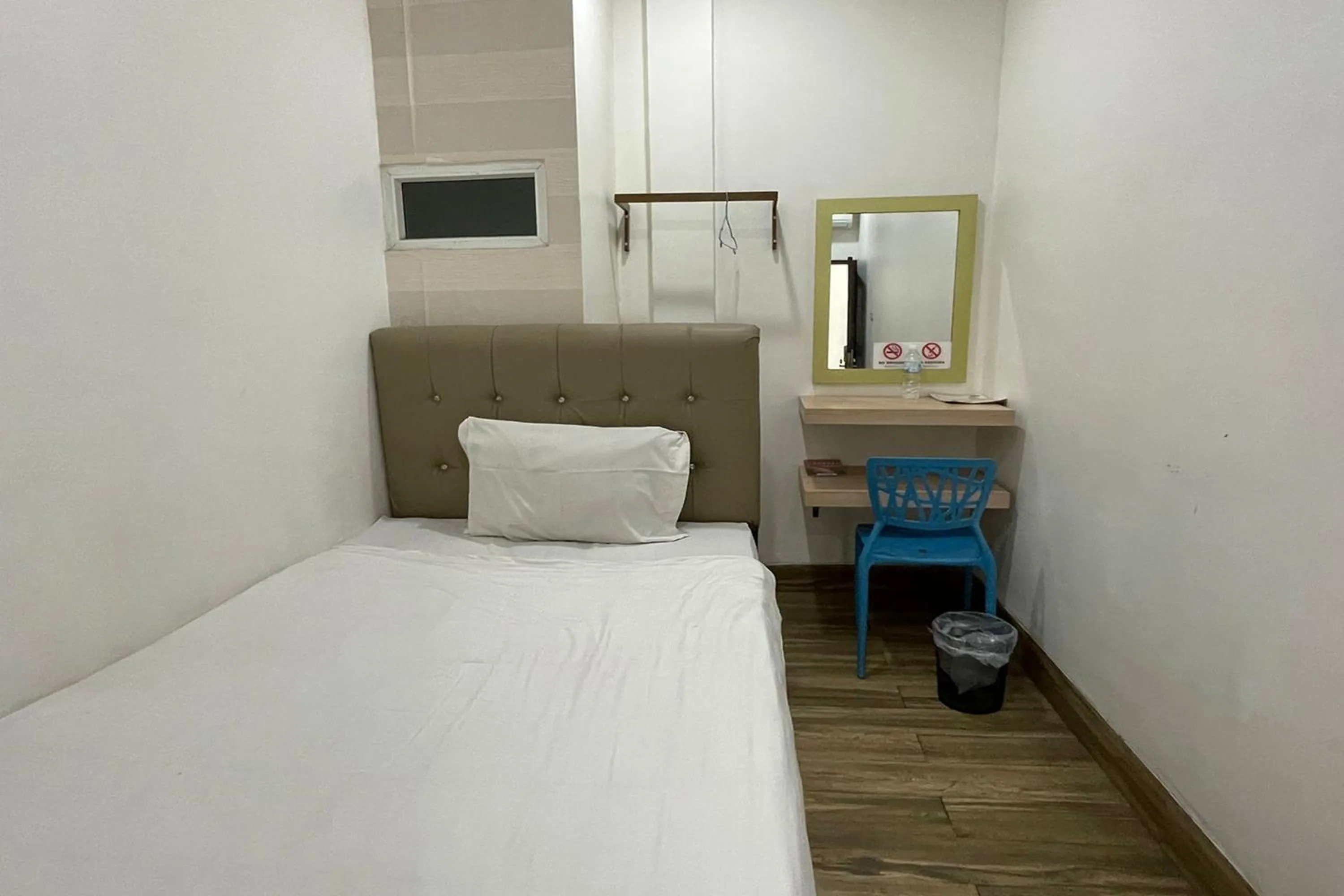 Standard Single Room in Residence 8