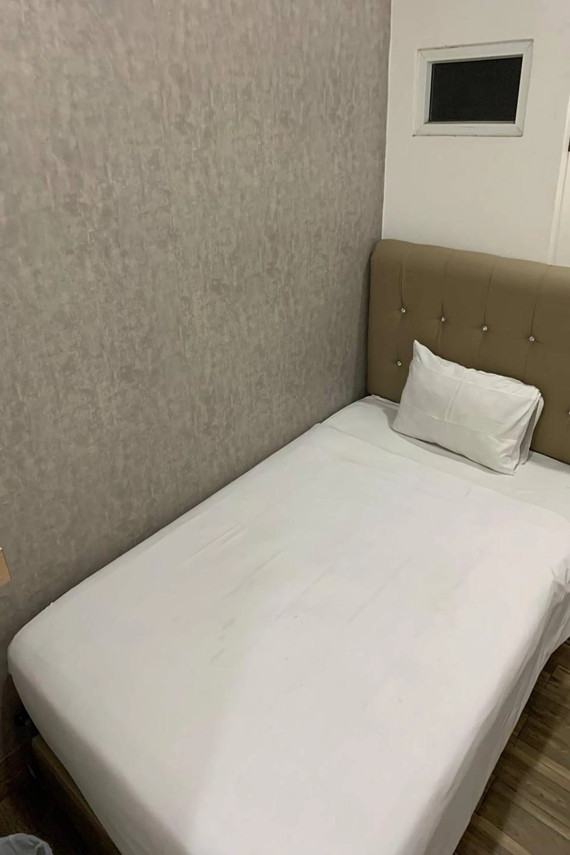 Superior Single Room in Residence 8