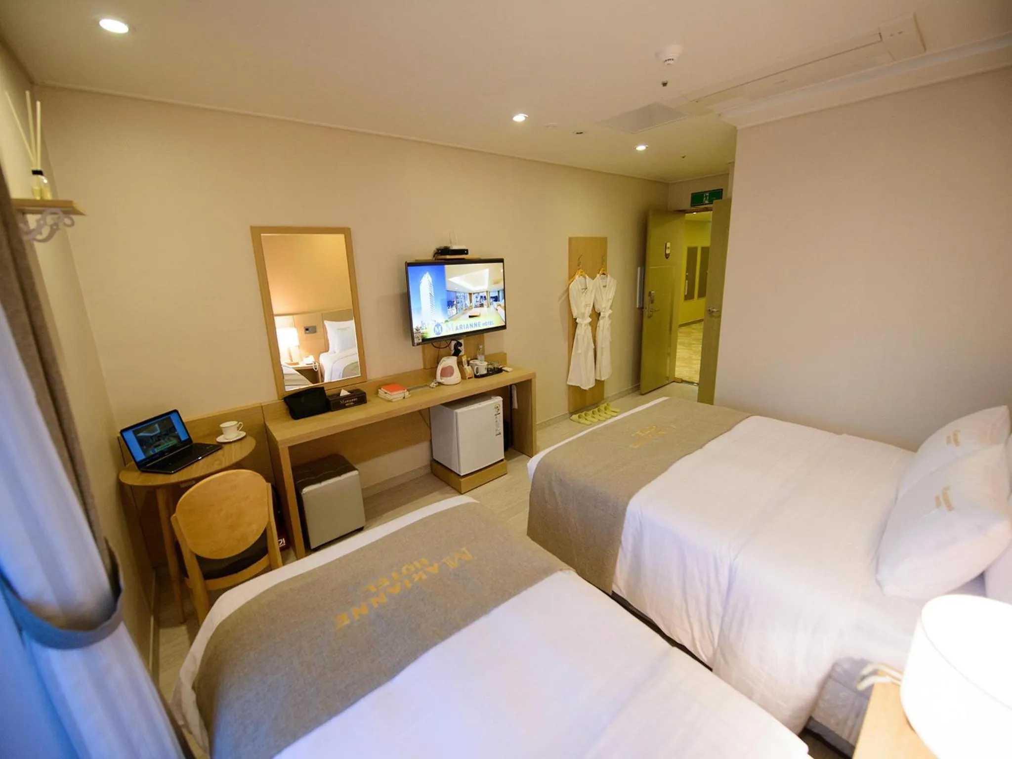 Superior Twin Room with City View in Haeundae Marianne Hotel
