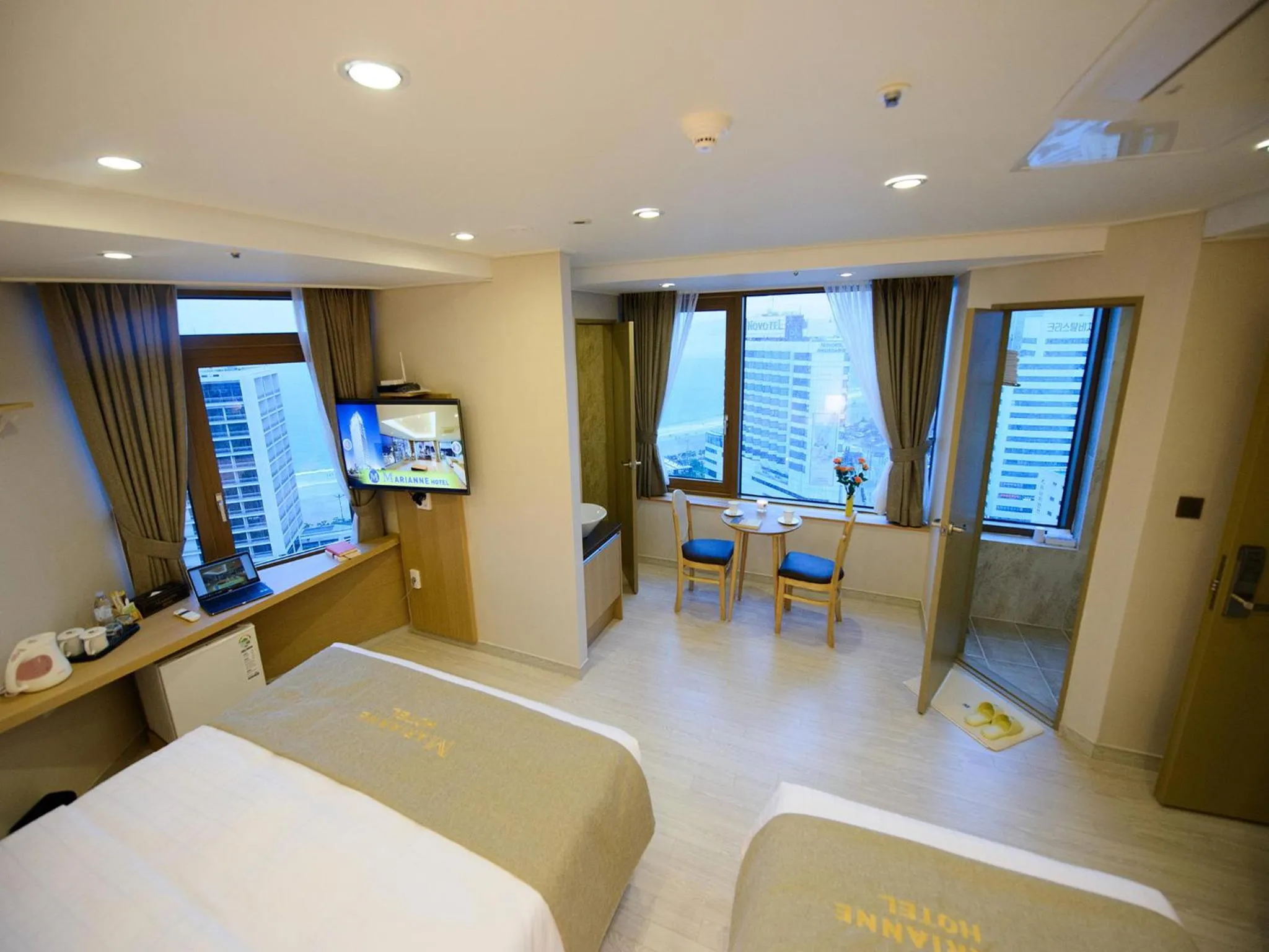 Deluxe Twin Room with Sea View in Haeundae Marianne Hotel