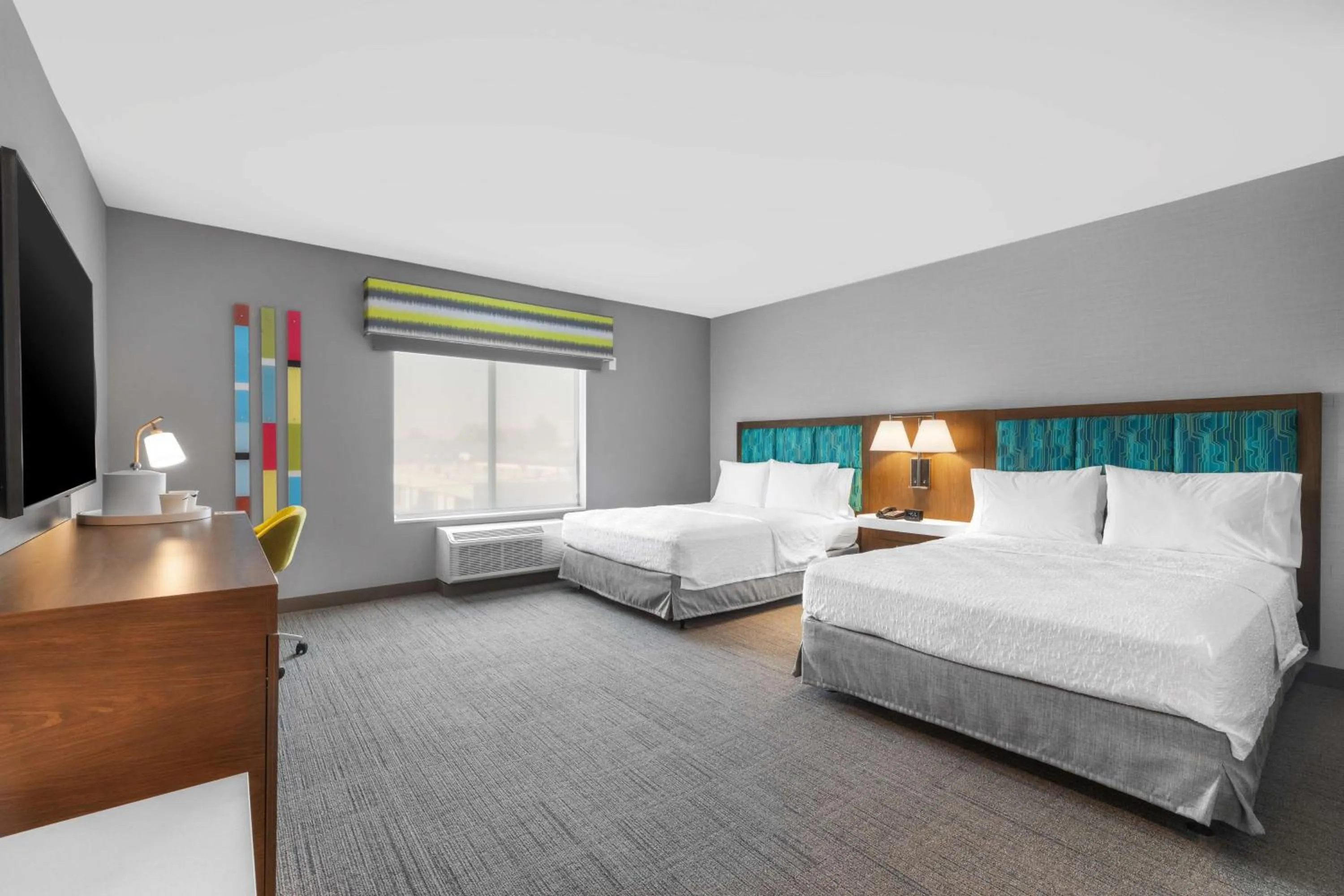 Queen Room with Two Queen Beds and Bath Tub - Mobility Accessible in Hampton Inn & Suites Bakersfield Central