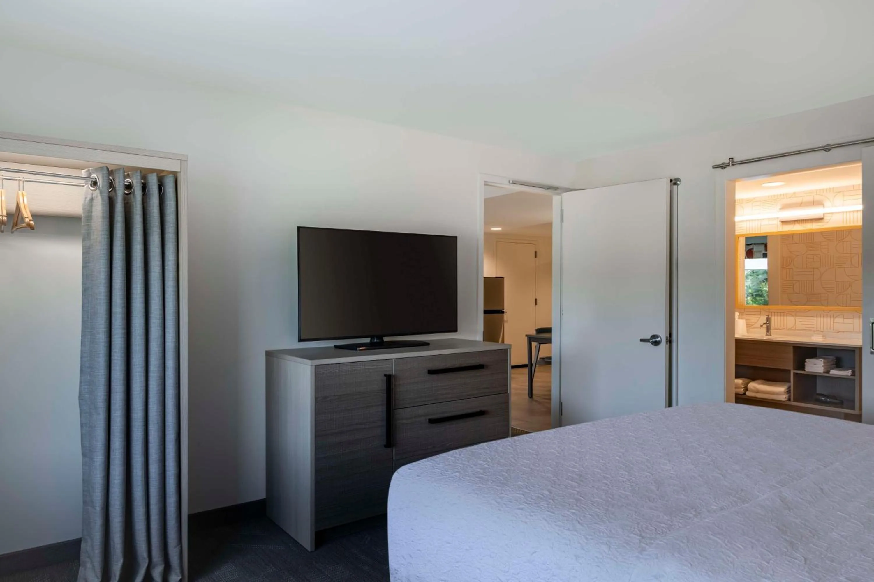 One-Bedroom King Suite in Home2 Suites By Hilton East Haven New Haven