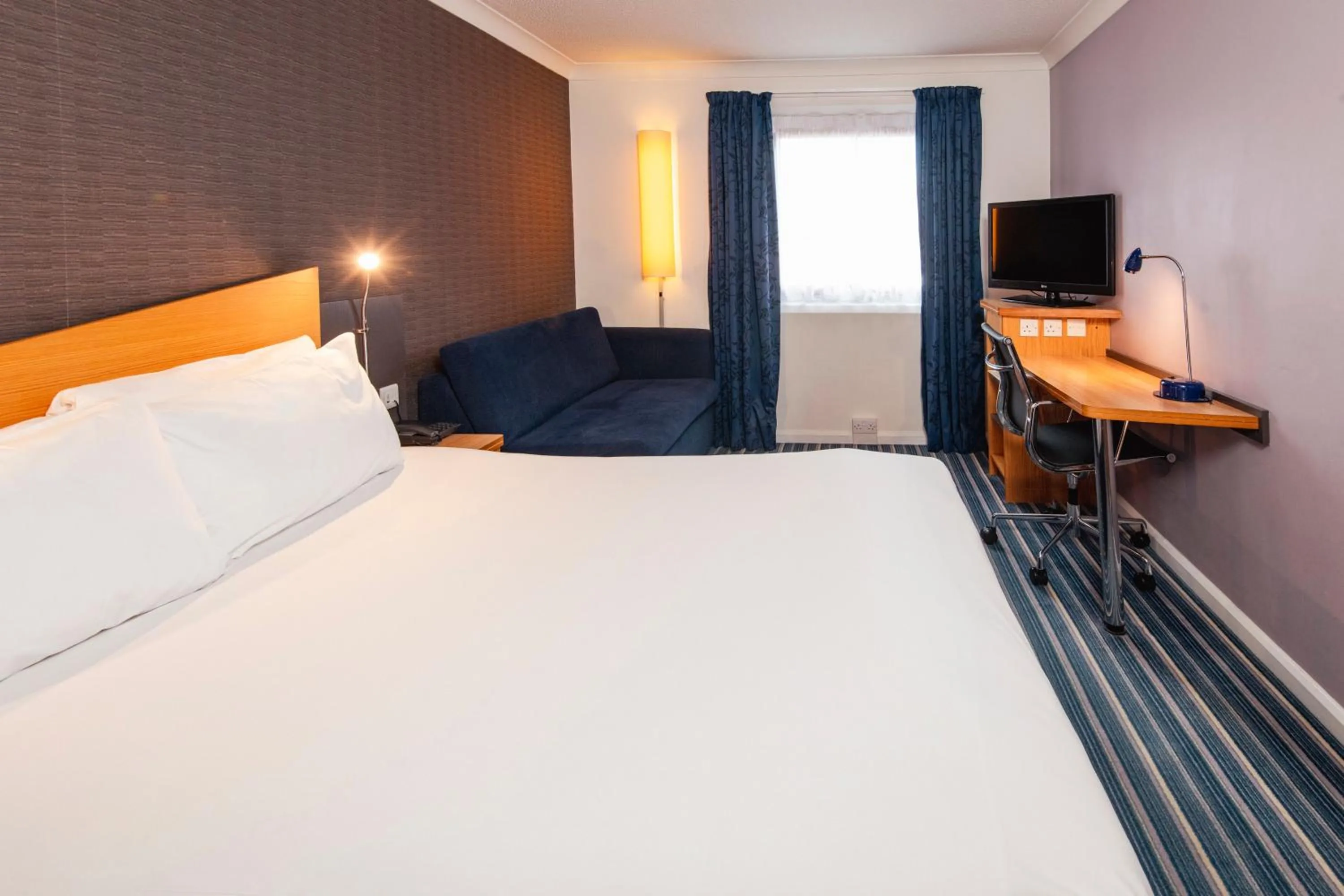 Standard Double Room with Sofa Bed and Free Hot Breakfast in Holiday Inn Express Stafford by IHG