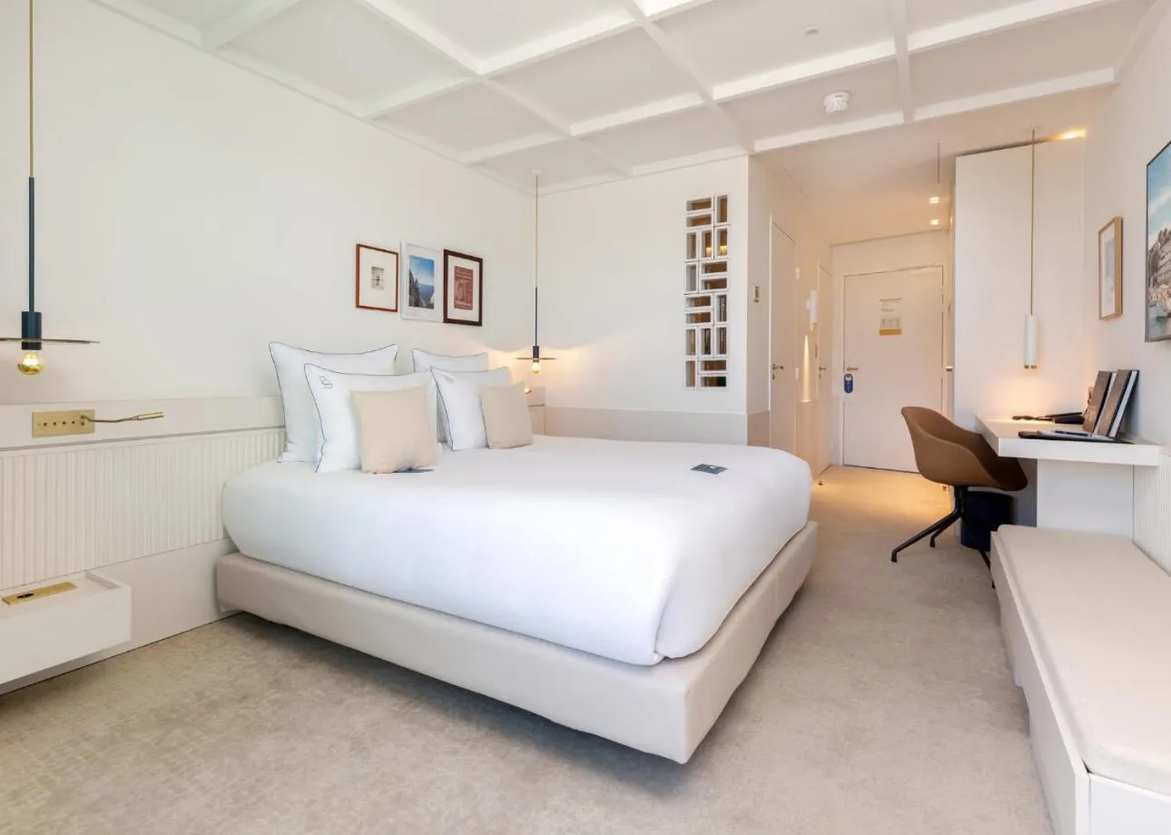 Deluxe Double Room with Balcony and Sea View in Bleu Hôtel & Spa